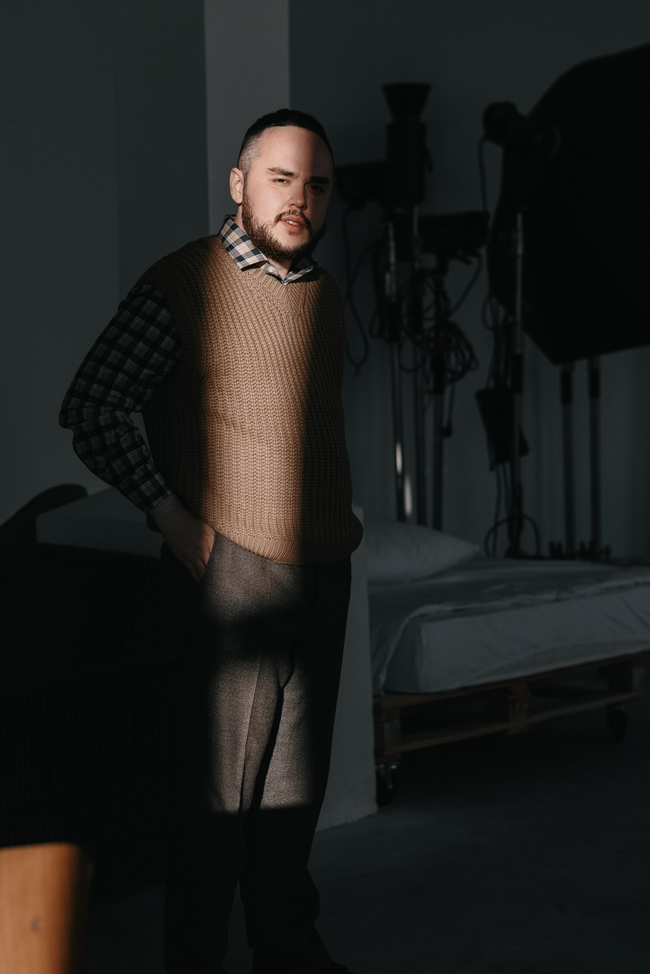 Мужское актерское портфолио в студии | Фотограф Тюмень. Портретный фотограф Тюмень Дарья Мустафина