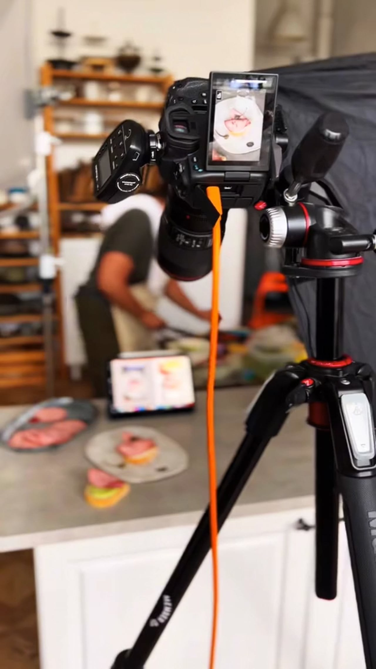 Кейсы, стоимость и backstage. Юлия Космо — фуд-фотограф, предметный стилист, Москва