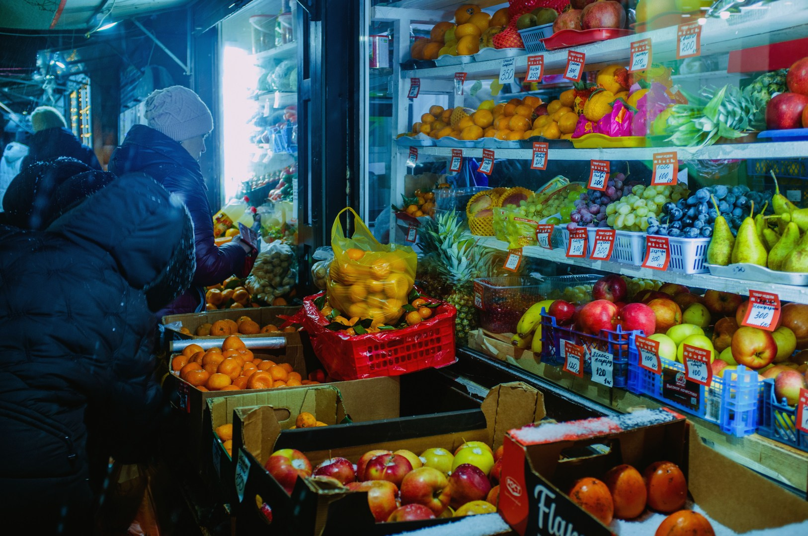 Зима уходящая. Руслан Шувалов (поэтограф)