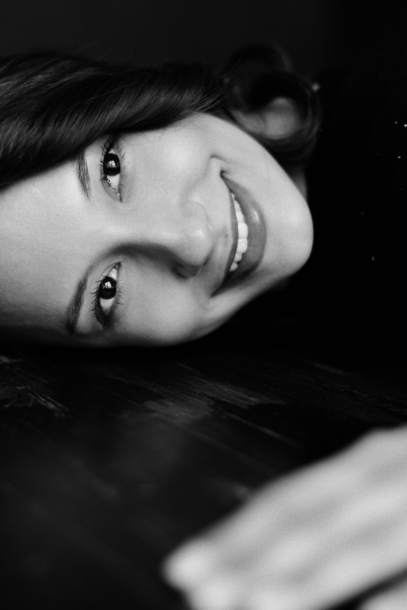 Эстетичный портрет девушки в естественном свете