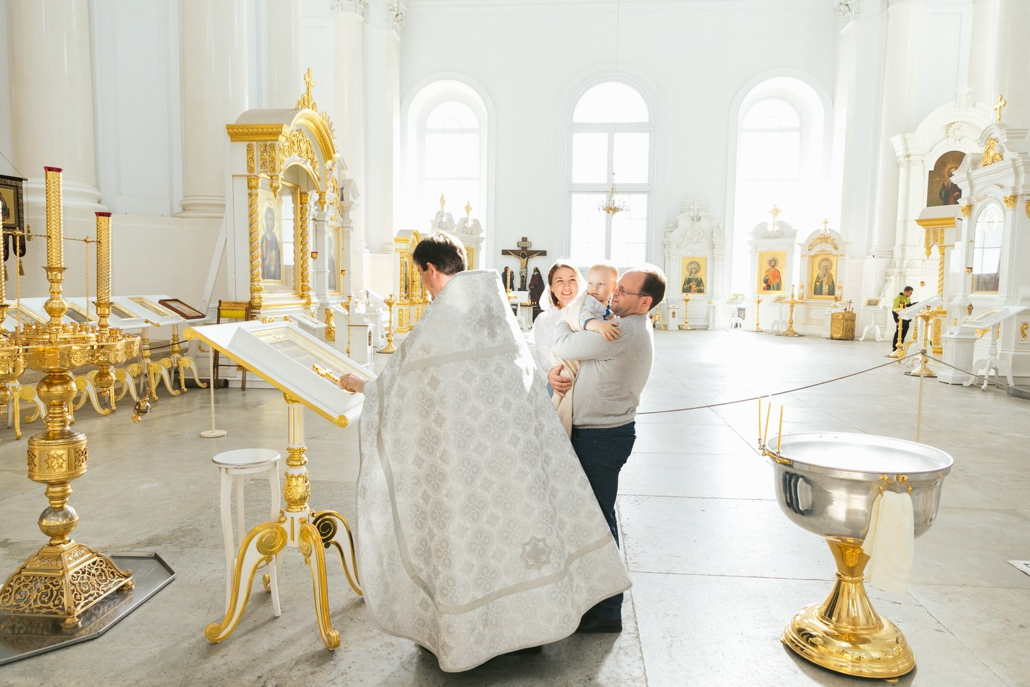 Крещение малыша в Смольном Соборе СПб — фотограф Денис Шмигирилов. Фотограф крещение венчание в Петербурге! Помогает подобрать храм и посоветовал душевного батюшку в СПб