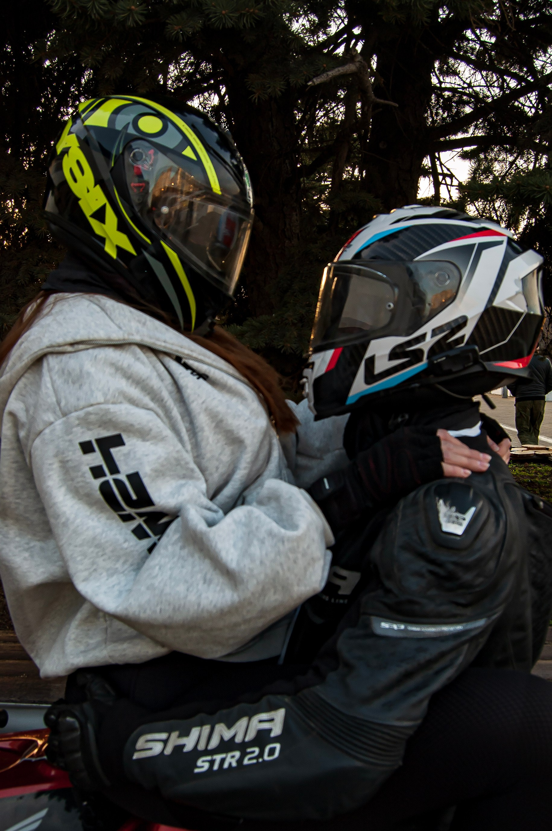 Любовная история для Иры и Коли в парке Победы в Краснодаре. Портретный фотограф в Краснодаре Слава Никитин