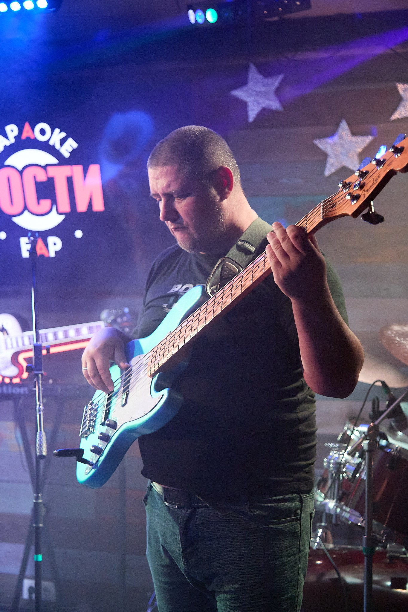 Концерт в баре «Гости». Фотограф Омск | Александр Вандеров