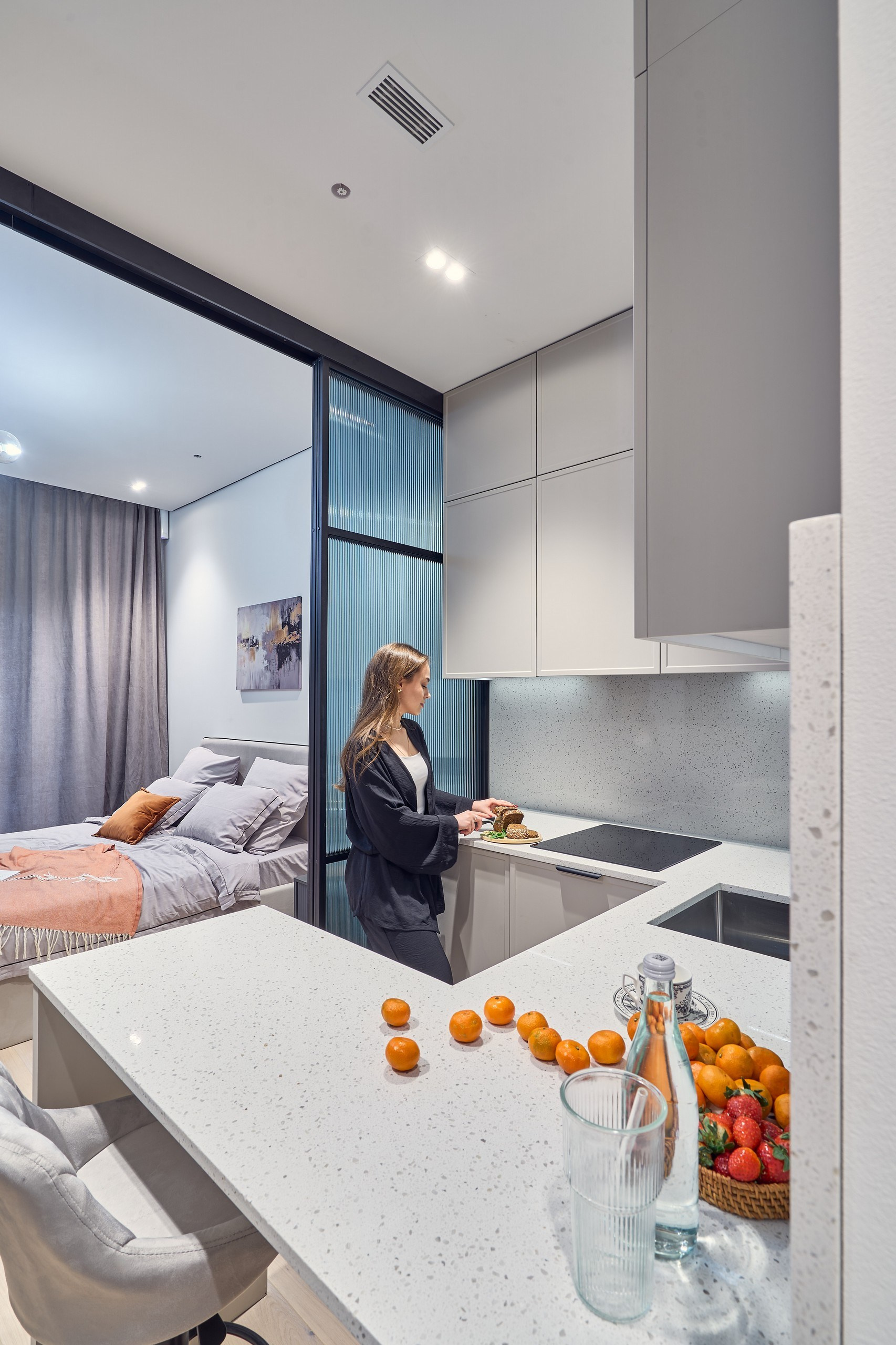 Профессиональная съёмка квартиры с акцентом на естественное освещение