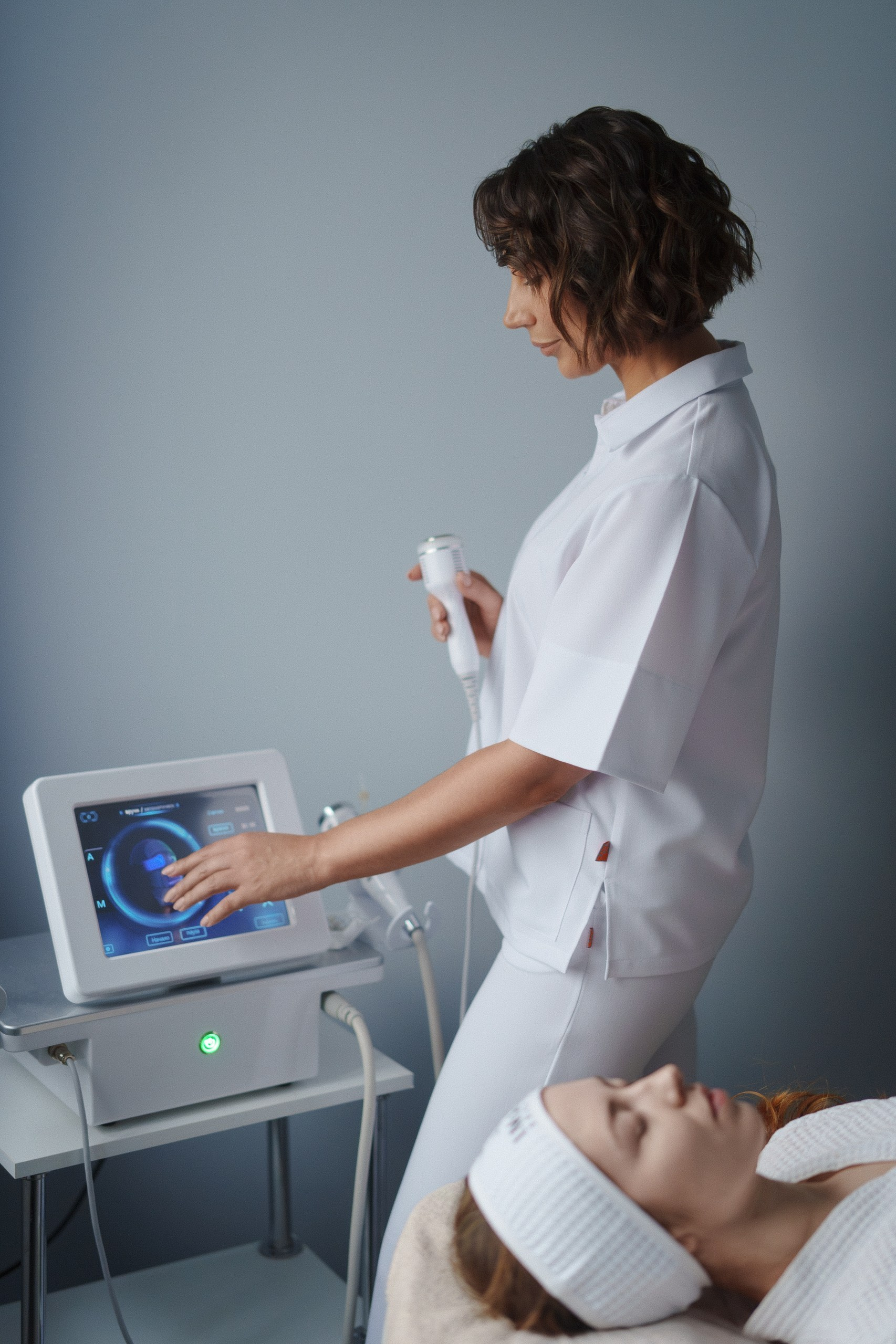 Контентная фотосессия для косметологии Care Club — эстетика, процедуры и команда