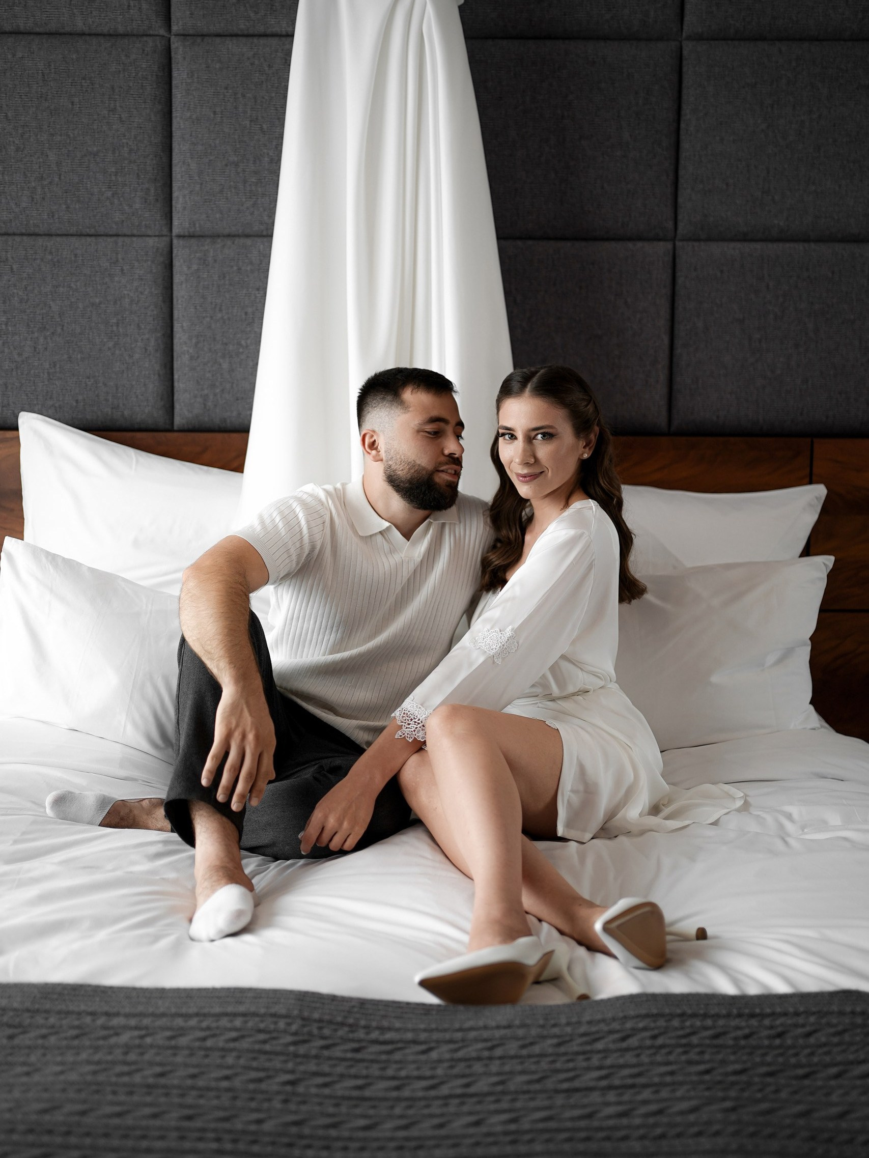 Фотограф и видеограф на свадьбу в Ростове-на-Дону 2026. Профессиональная работа, качественный результат. Свадебный фотограф в Ростове-на-Дону. Таинство Крещения и Венчания, семейные фотосессии. Алёна Чёботова