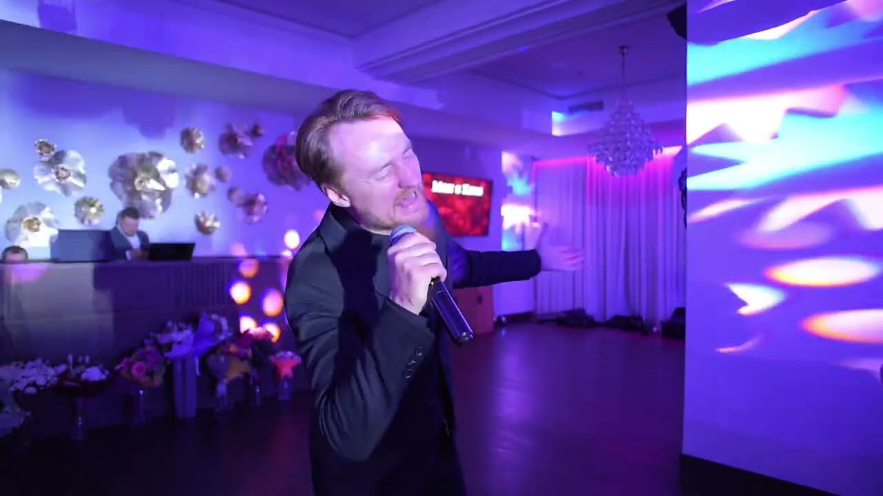 Познакомьтесь с диджеем Сергея Рябинина. Один из лучших event dj город. Ведущий на свадьбу, корпоратив и юбилей в Москве Сергей Рябинин