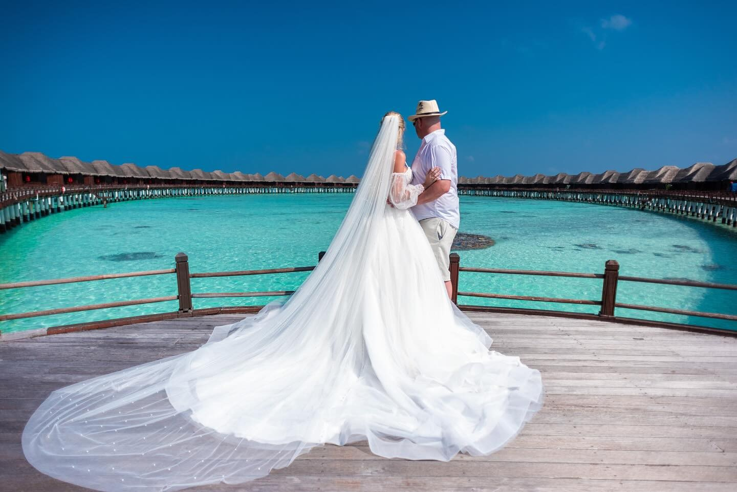 Услуги проведения свадебной церемонии на Мальдивах