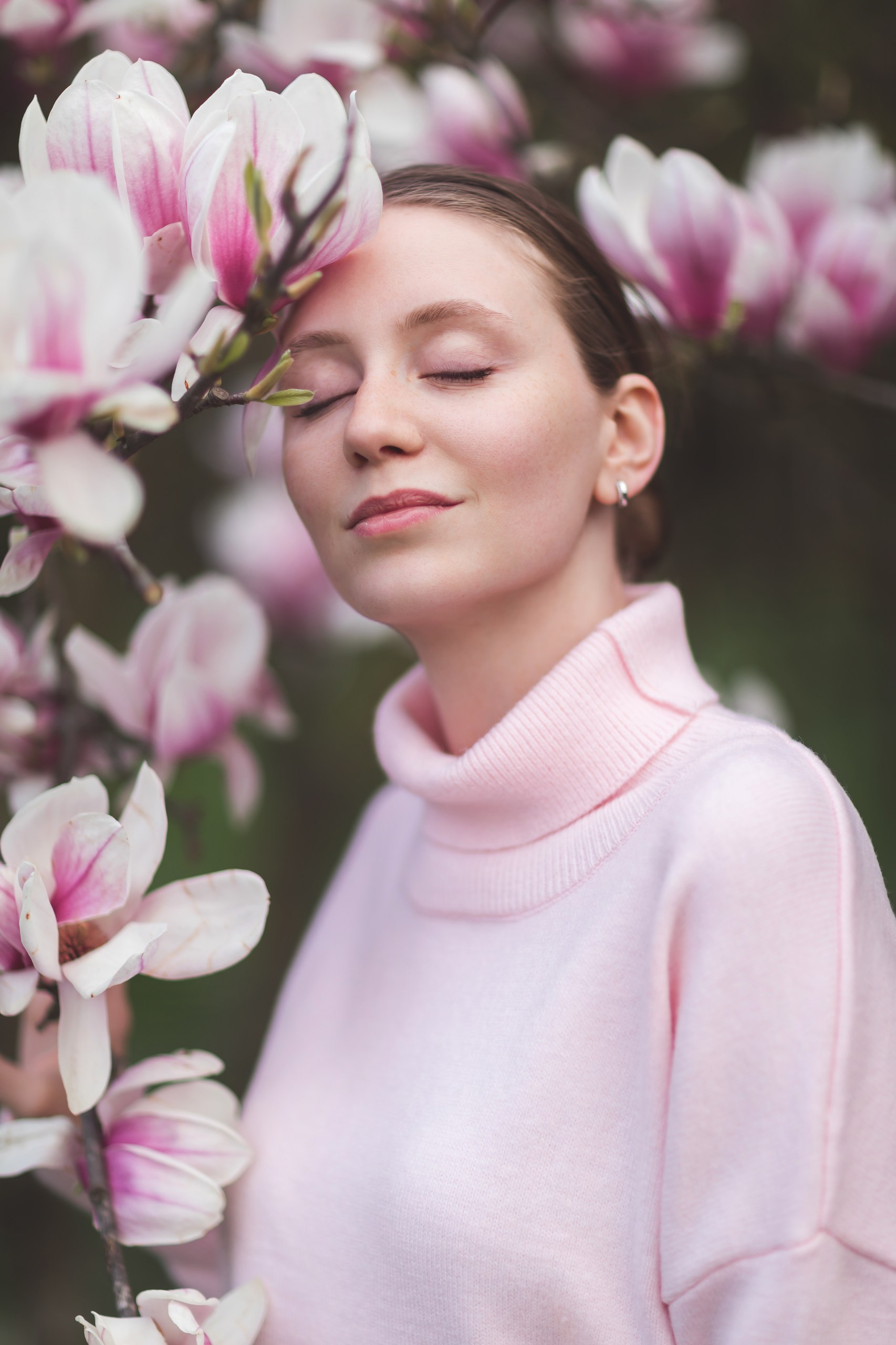 Фотосессия случайной прохожей в магнолии. Семейный и детский фотограф Краснодар Валерия Власенко