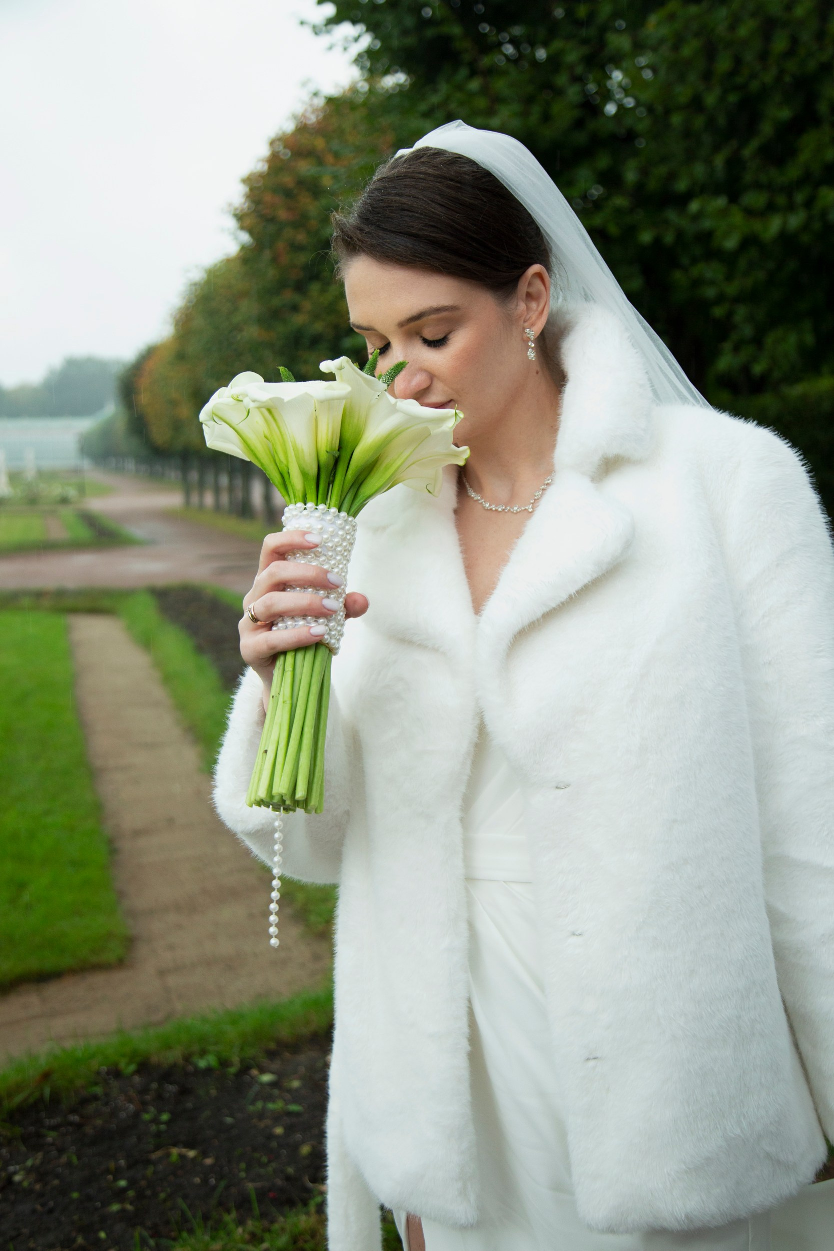 Свадебная фотосессия в усадьбе Кусково Алексея и Юлии. Фотосессия в студии в Москве от профессионального фотографа услуги по доступным ценам