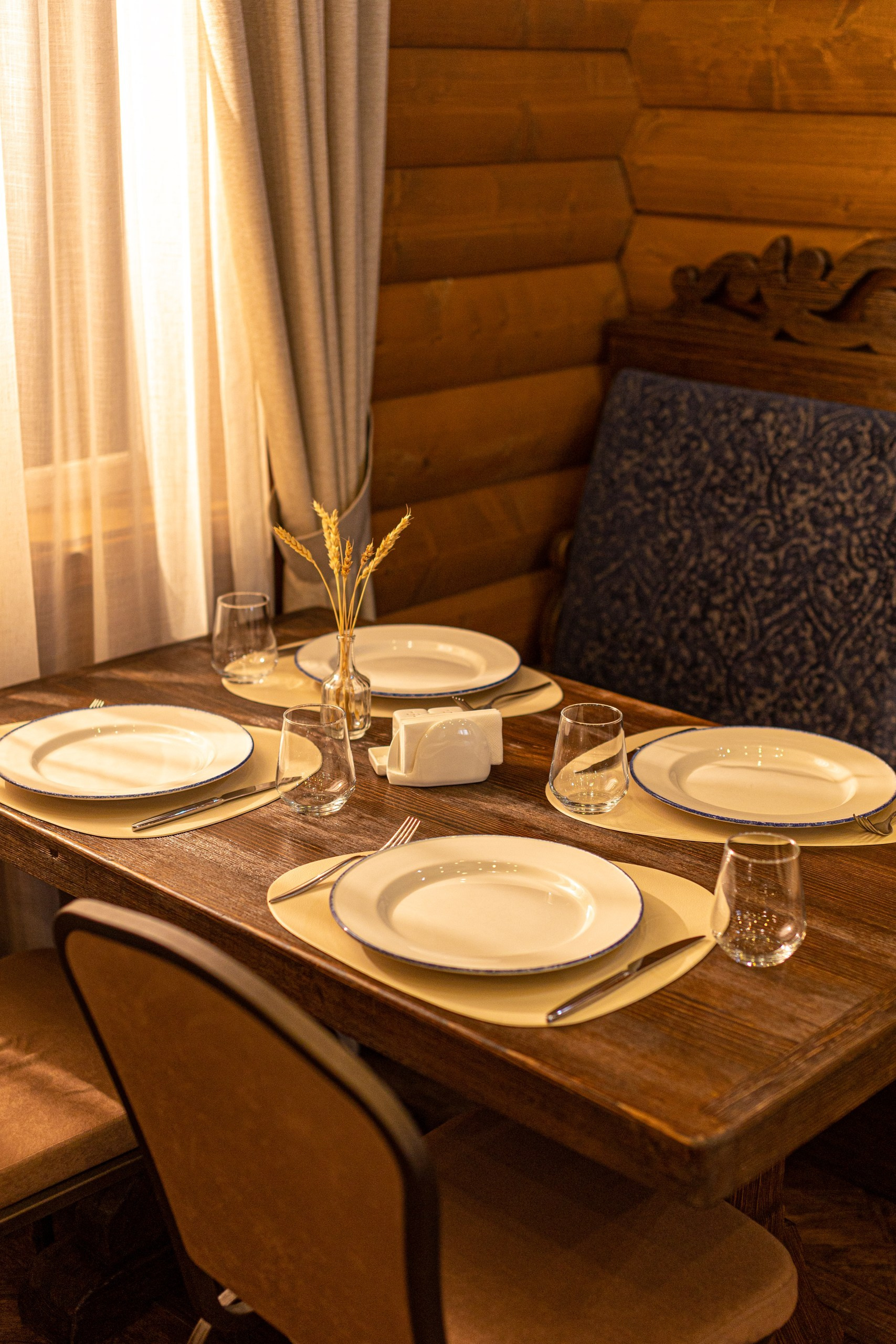 Банкетный зал «Гжель», ресторана «Дача ". Фотограф в Оренбурге. Профессиональный фотограф