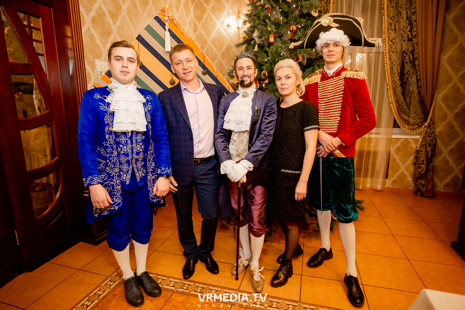 ФОТОГРАФ И ВИДЕООПЕРАТОР НА НОВОГОДНИЙ КОРПОРАТИВ 2021