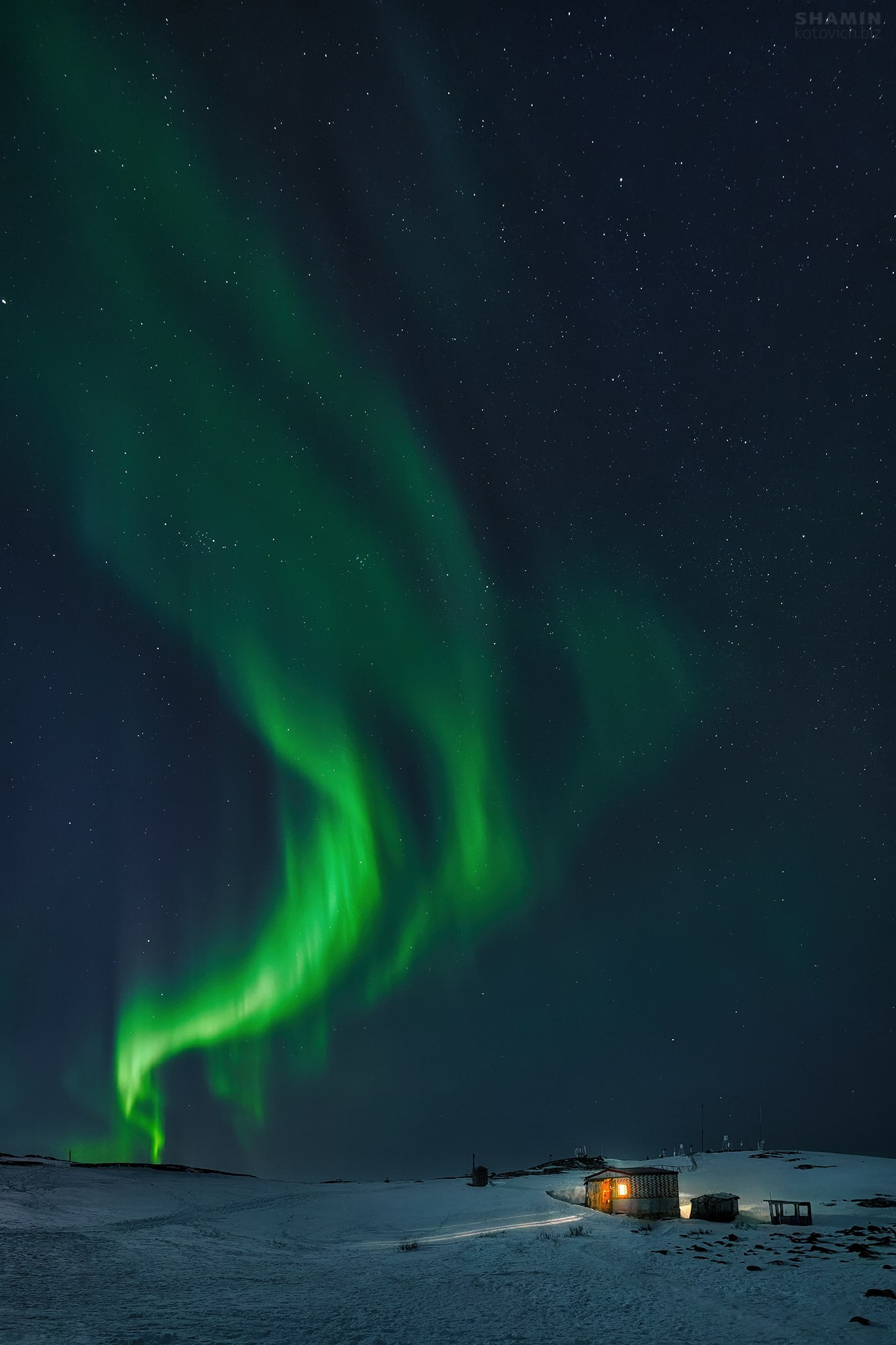 Пейзажи Кольского полуострова — северное сияние, тундра, Баренцево море и горы Хибины. Фотографии дикой природы и северного света на Кольском полуострове. Фотограф Константин Шамин