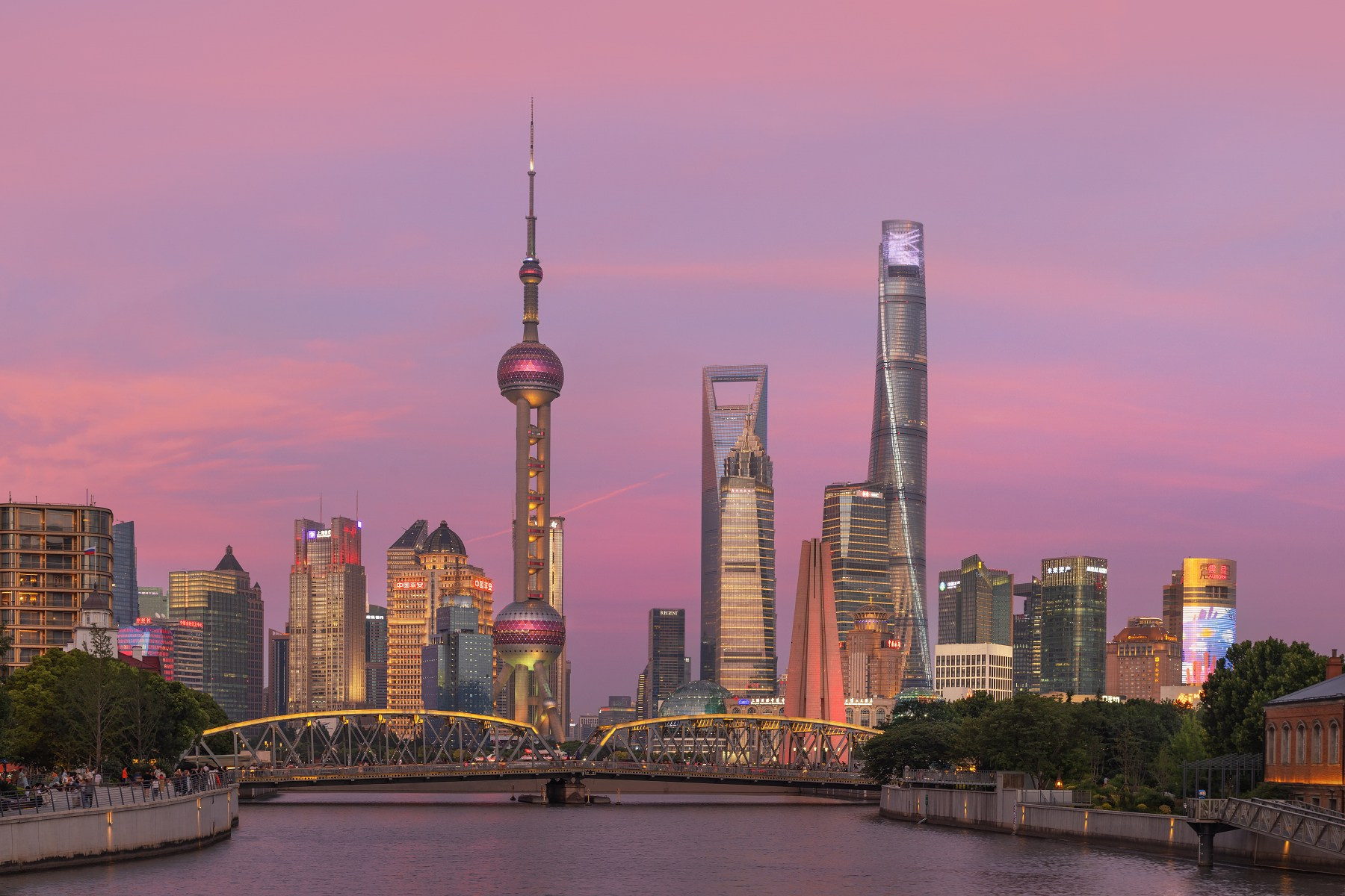 Телебашня «Восточная жемчужина» и Шанхайская башня, Шанхай, Китай