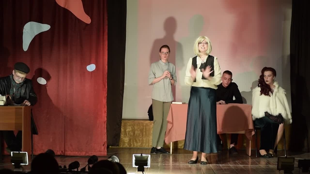 Видеозапись "Мадемуазель детектив"