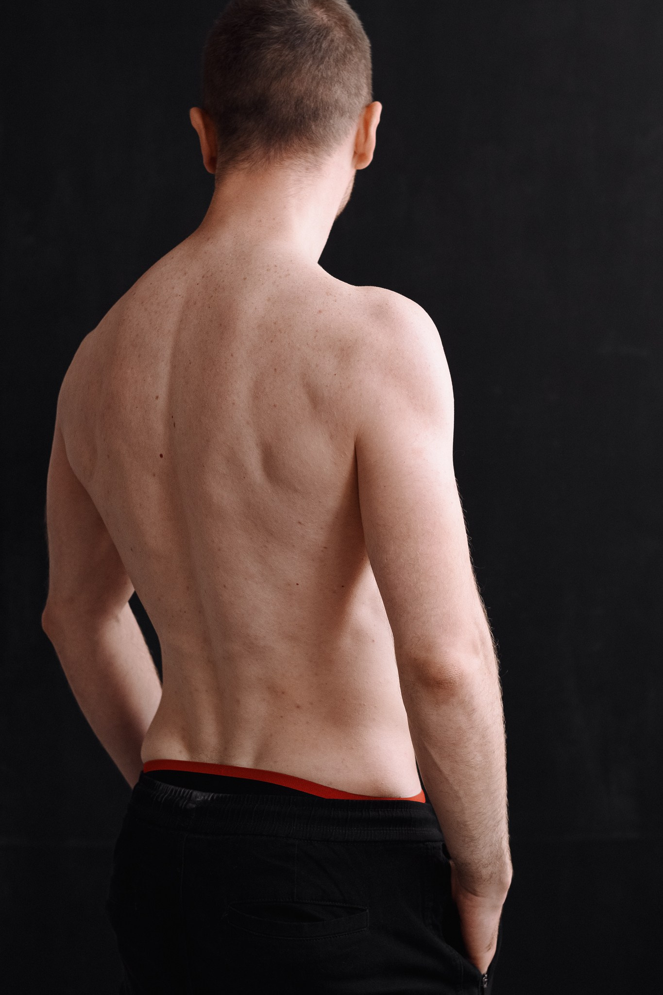 Мужская спортивная фотосессия в Тюмени: боулдеринг и лайфстайл. Фотограф Дарья Мустафина, Тюмень