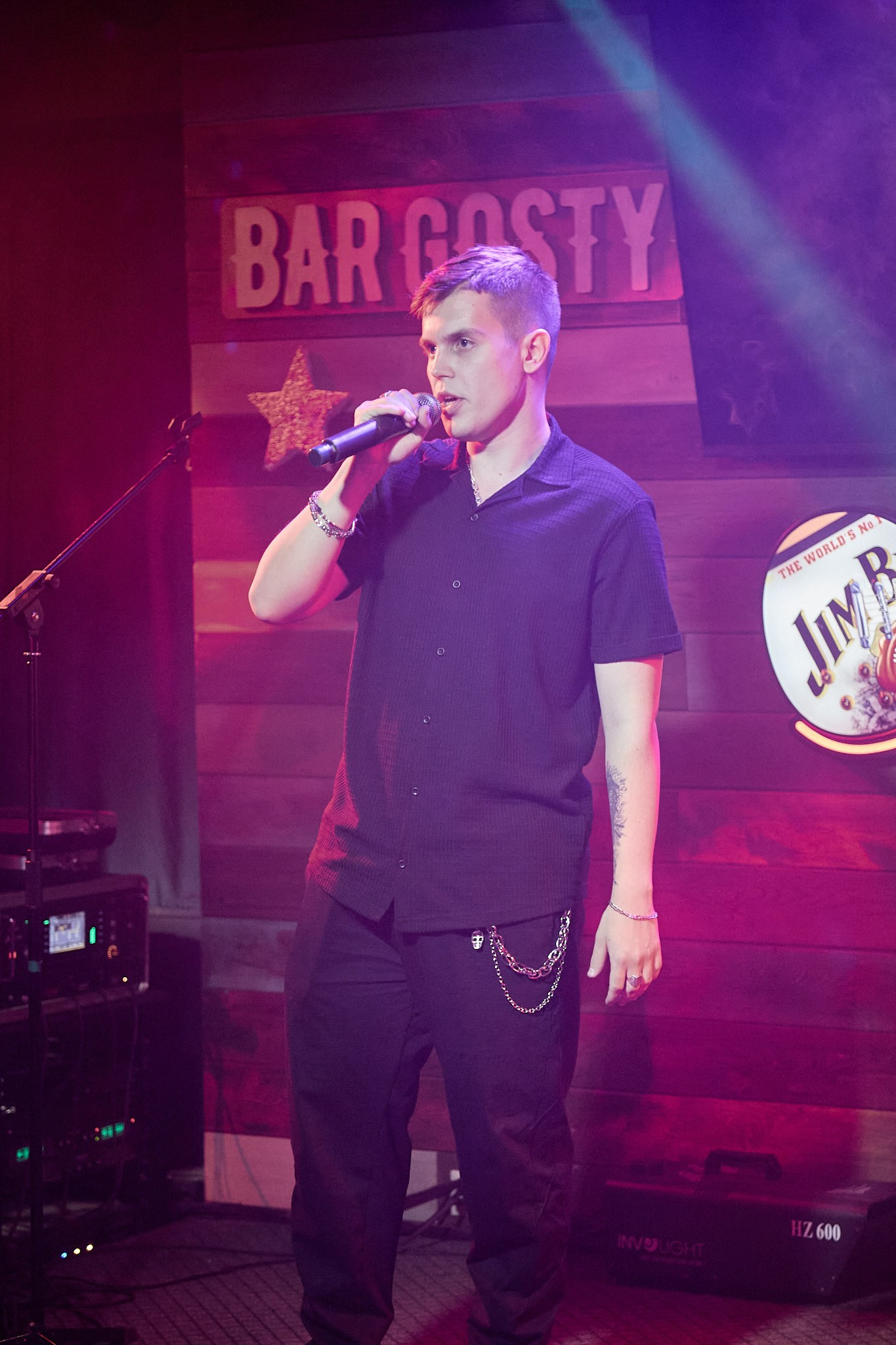 Концерт в баре «Гости». Фотограф Омск | Александр Вандеров