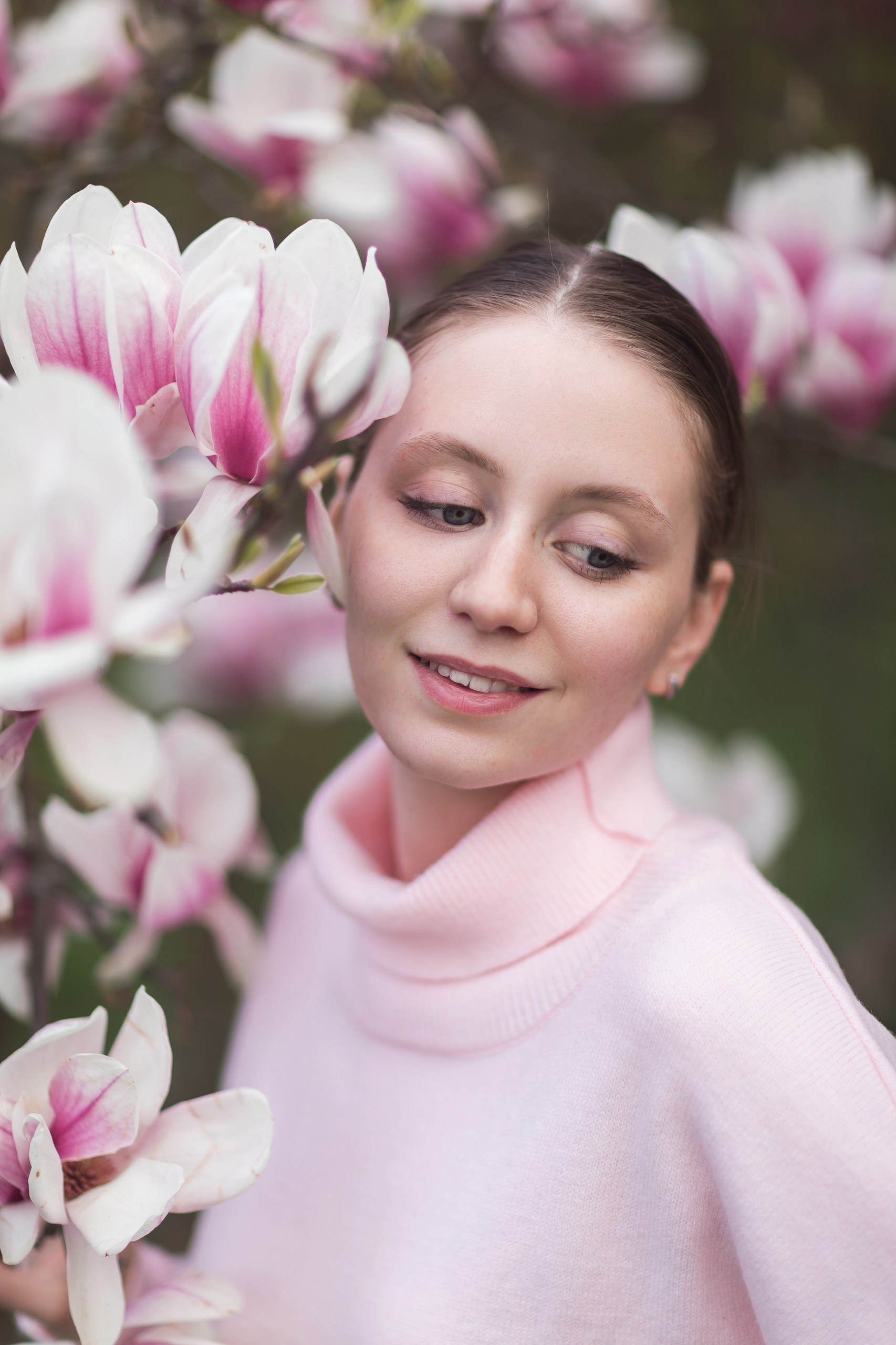 Фотосессия случайной прохожей в магнолии. Семейный и детский фотограф Краснодар Валерия Власенко