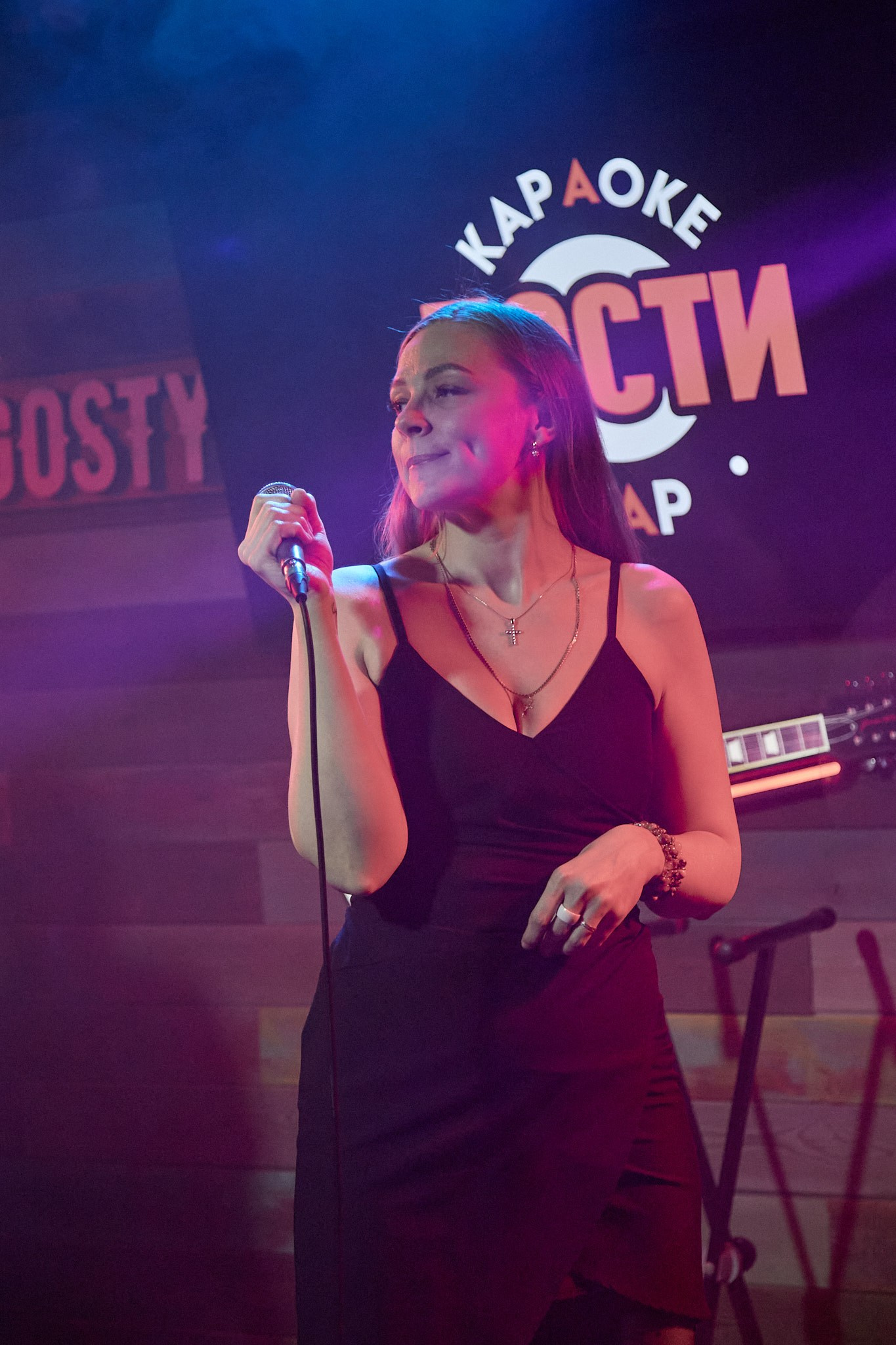 Концерт в баре «Гости». Фотограф Омск | Александр Вандеров