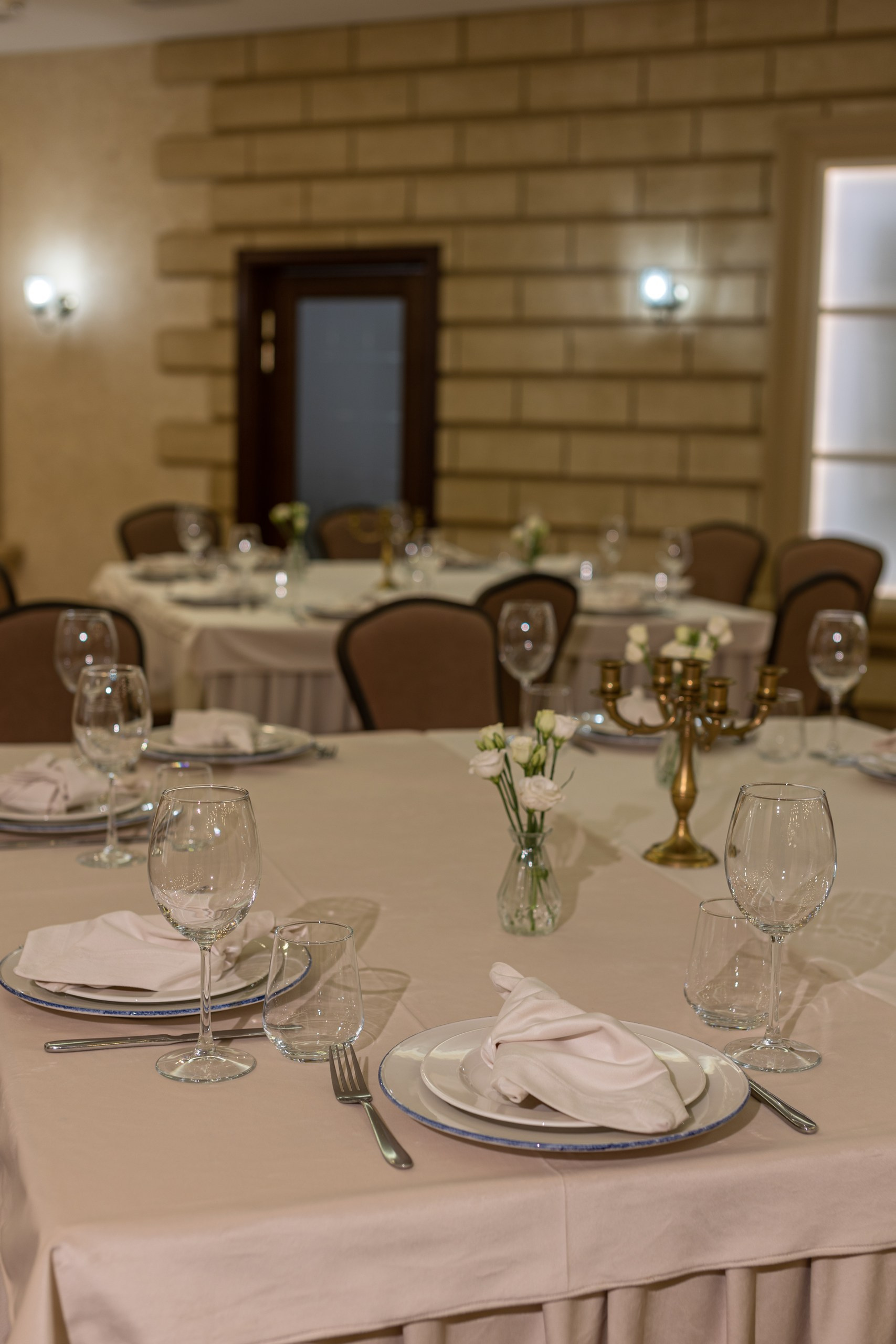 Банкетный зал ресторана Дача. Фотограф в Оренбурге. Профессиональный фотограф