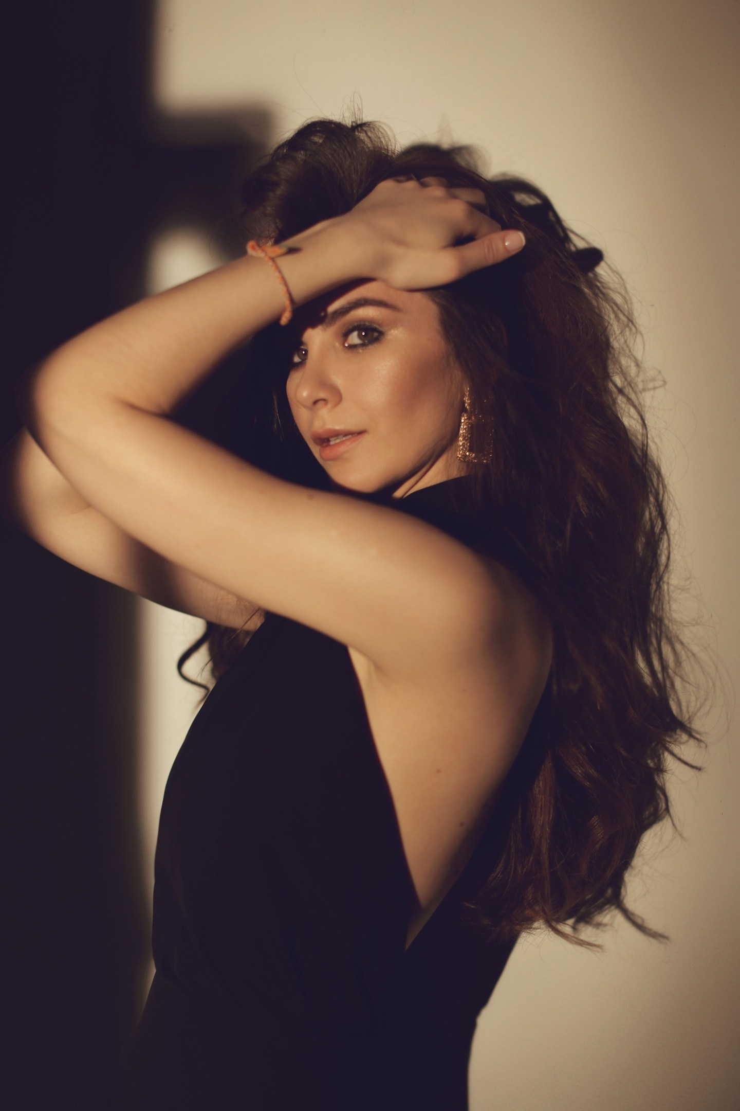 Женский фотограф в Санк-Петербурге и Москве — фотосессия девушки в студии, портрет, фотосъемка