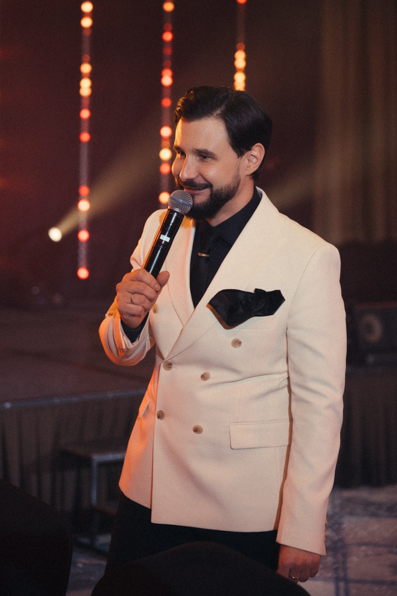 Проведение свадеб, корпоративов, дней рождений и юбилеев - Владивосток. Ведущий Дмитрий Ширяев