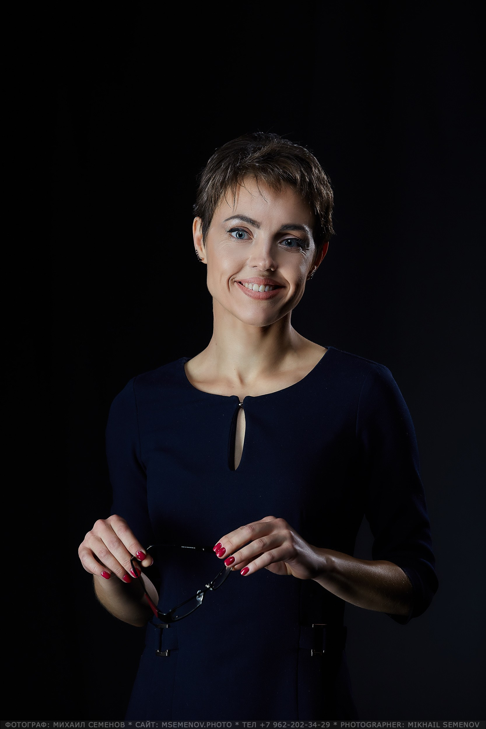 Деловая фотосъемка, предметная, студийный портрет. Рекламная фотосессия. ФОТОуслуги для бизнеса, имиджевая фото-видео съемка. Фотограф, фотопроекты Михаила Семенова в Ярославле. Фотошкола