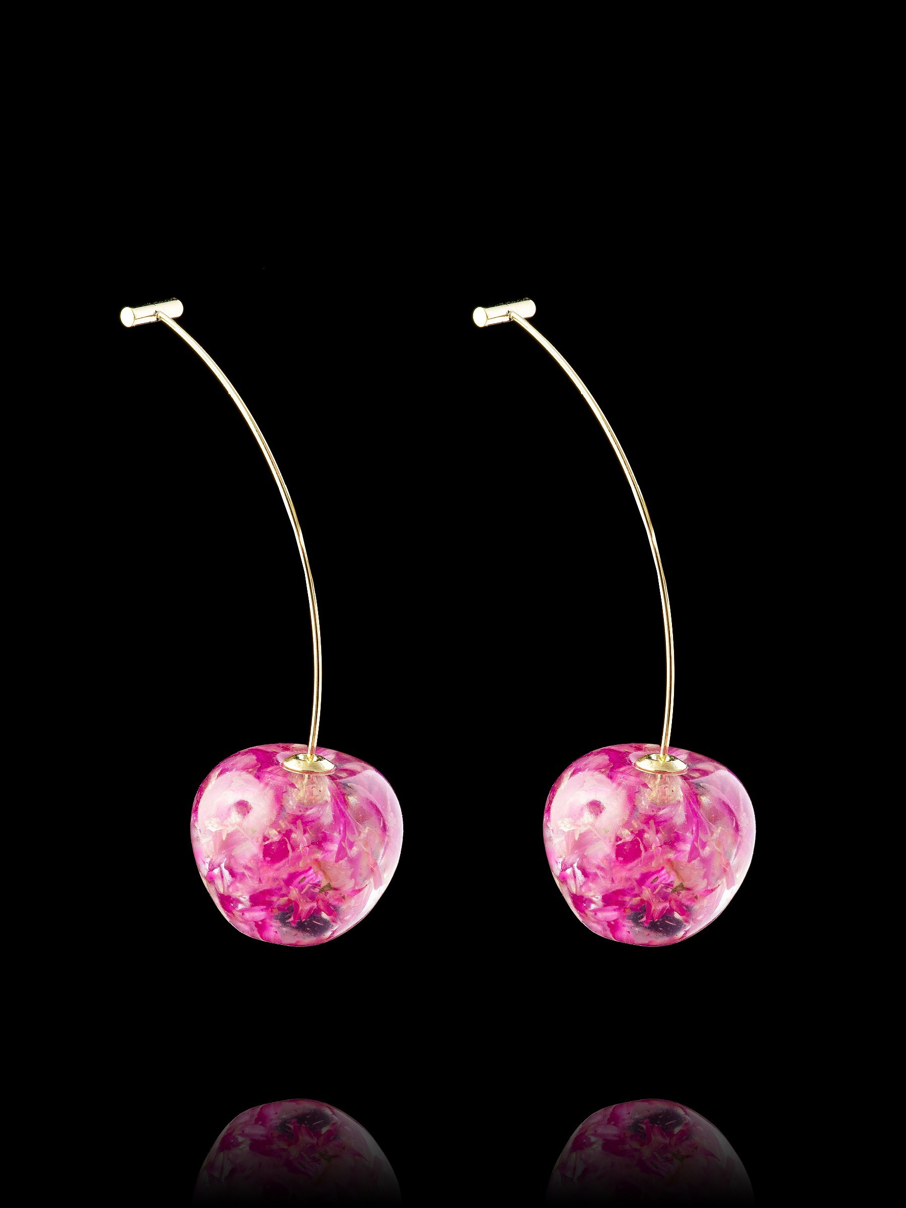 фото ювелирных украшений на черном глянцевом фоне для продажи на маркетплейсах Wildberries, Ozon