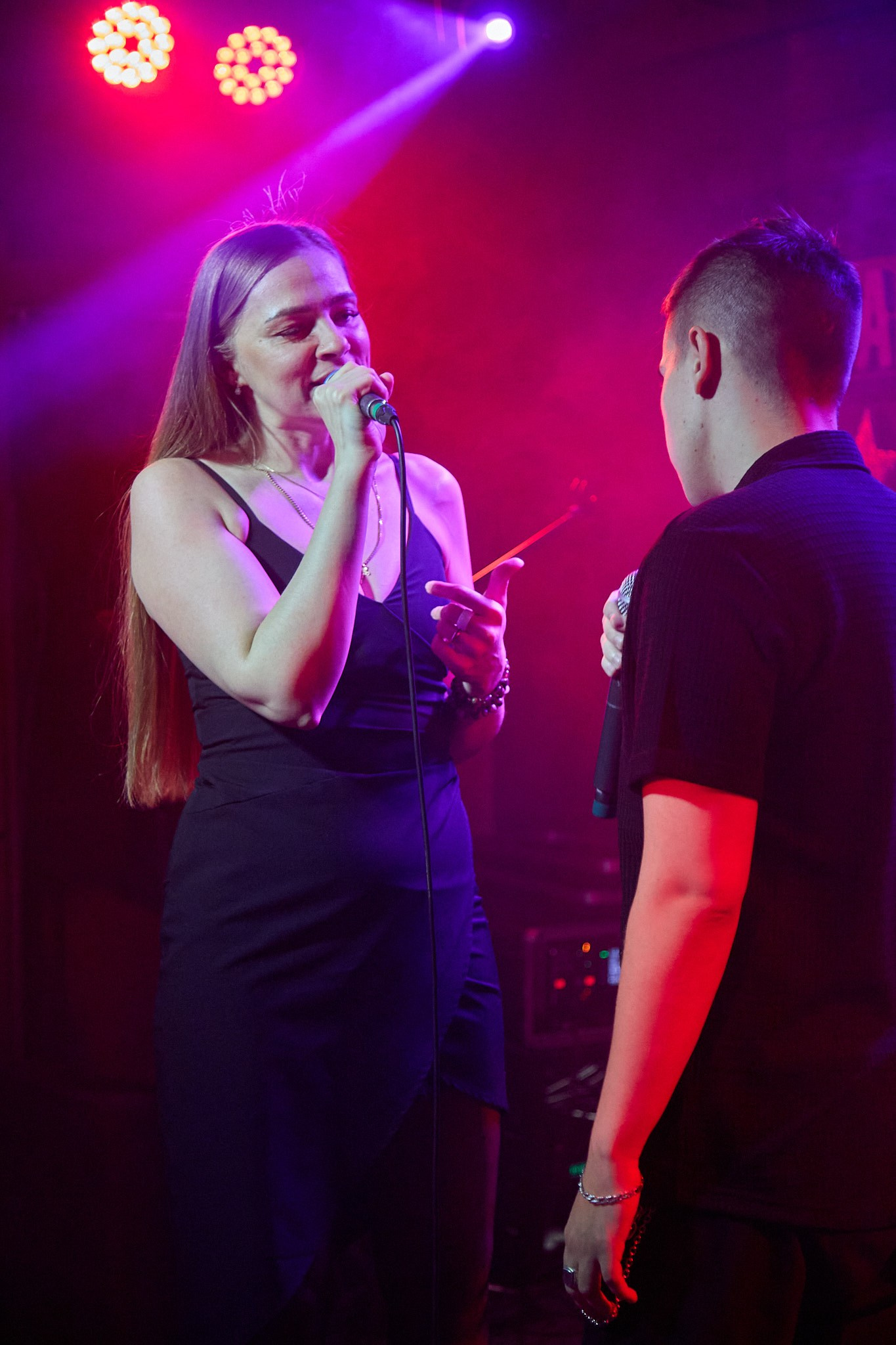 Концерт в баре «Гости». Фотограф Омск | Александр Вандеров