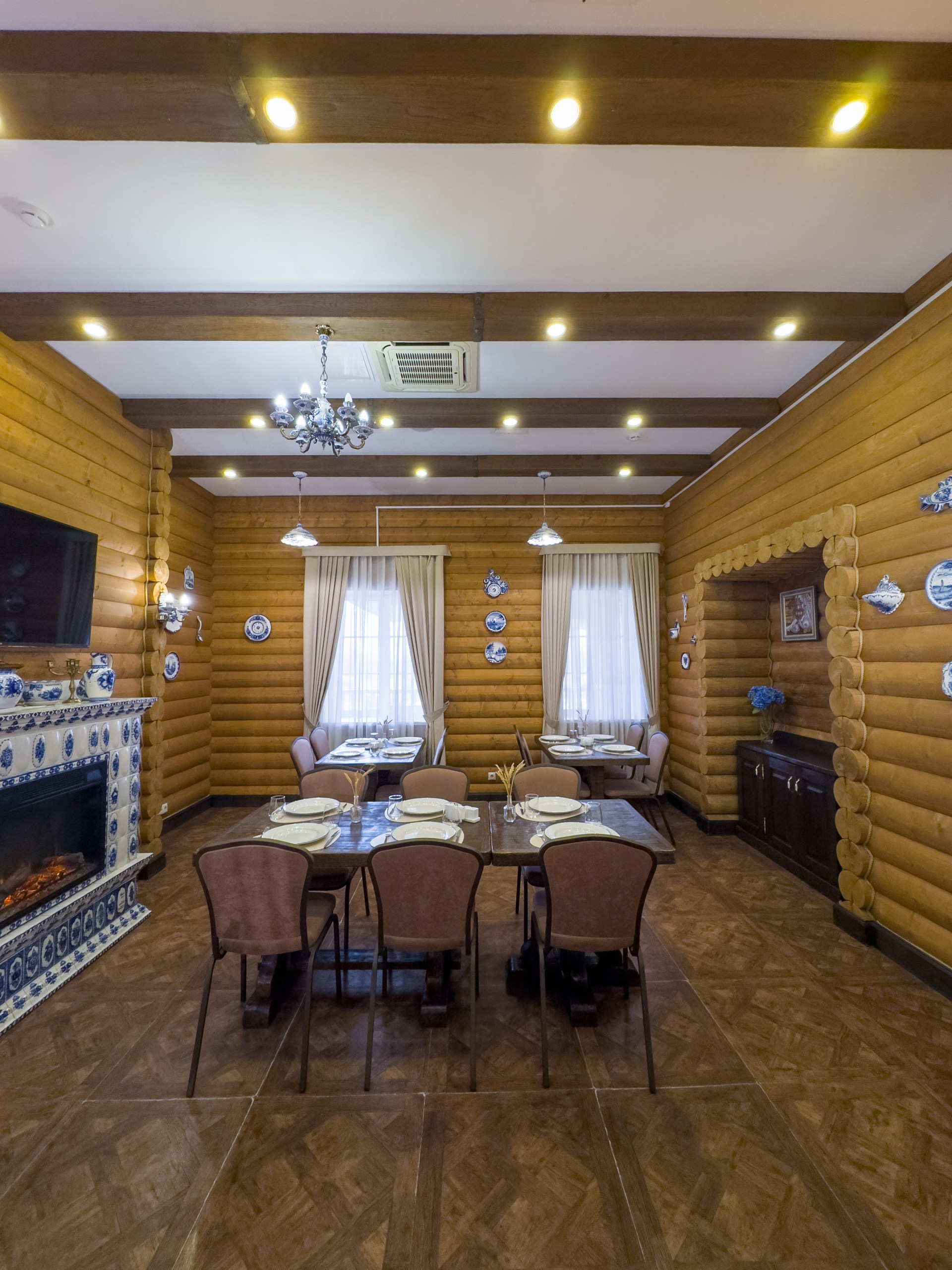 Банкетный зал «Гжель», ресторана «Дача ". Фотограф в Оренбурге. Профессиональный фотограф