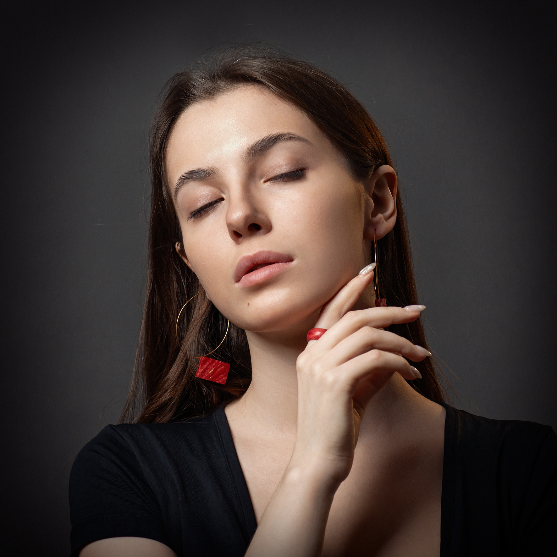 Рекламная фотосессия украшений в Темиртау.