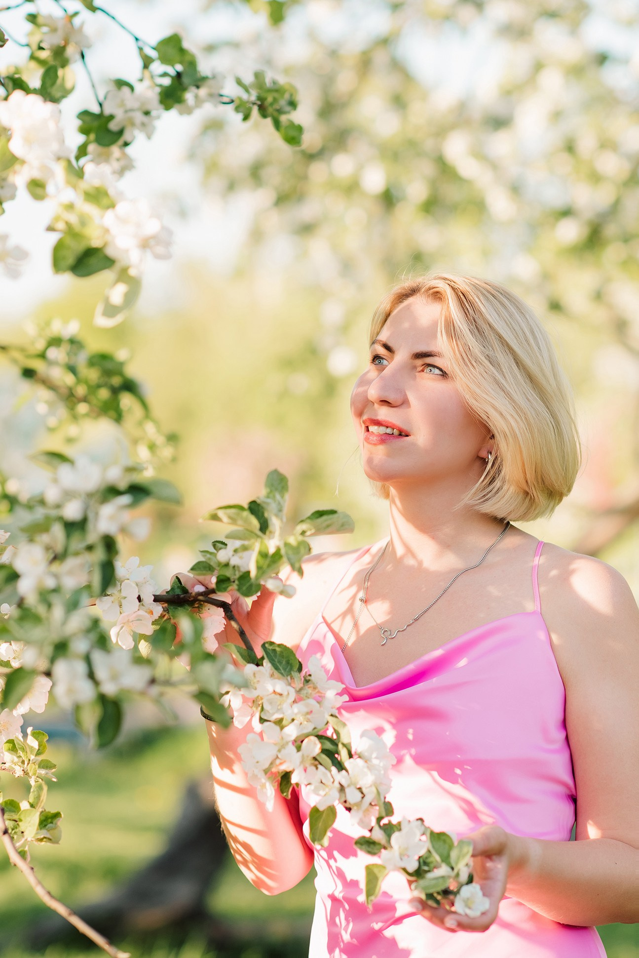 Фотосессия в яблонях в СПб, Фотосессия в цветении СПб. Семейный и Свадебный фотограф. Санкт-Петербург. Пушкин