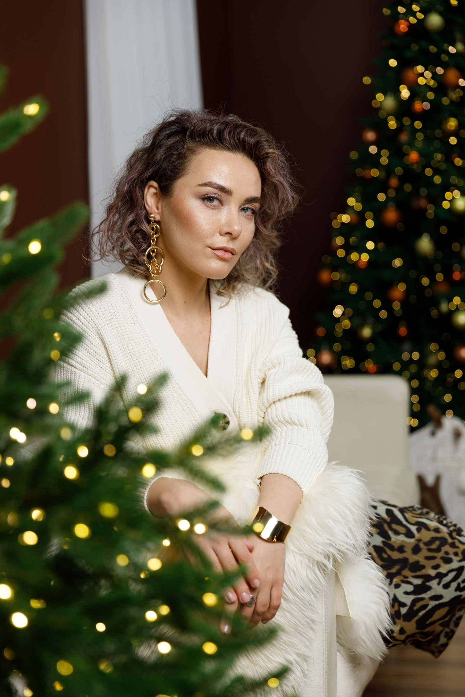 Из чего же сделано новогоднее настроение? Из совместных игр под елкой, болтовней с лучшей подружкой, созерцанием горящей свечи. Фотограф Анна Телекаева, выпускные альбомы, семейные и репортажные съемки в Омске