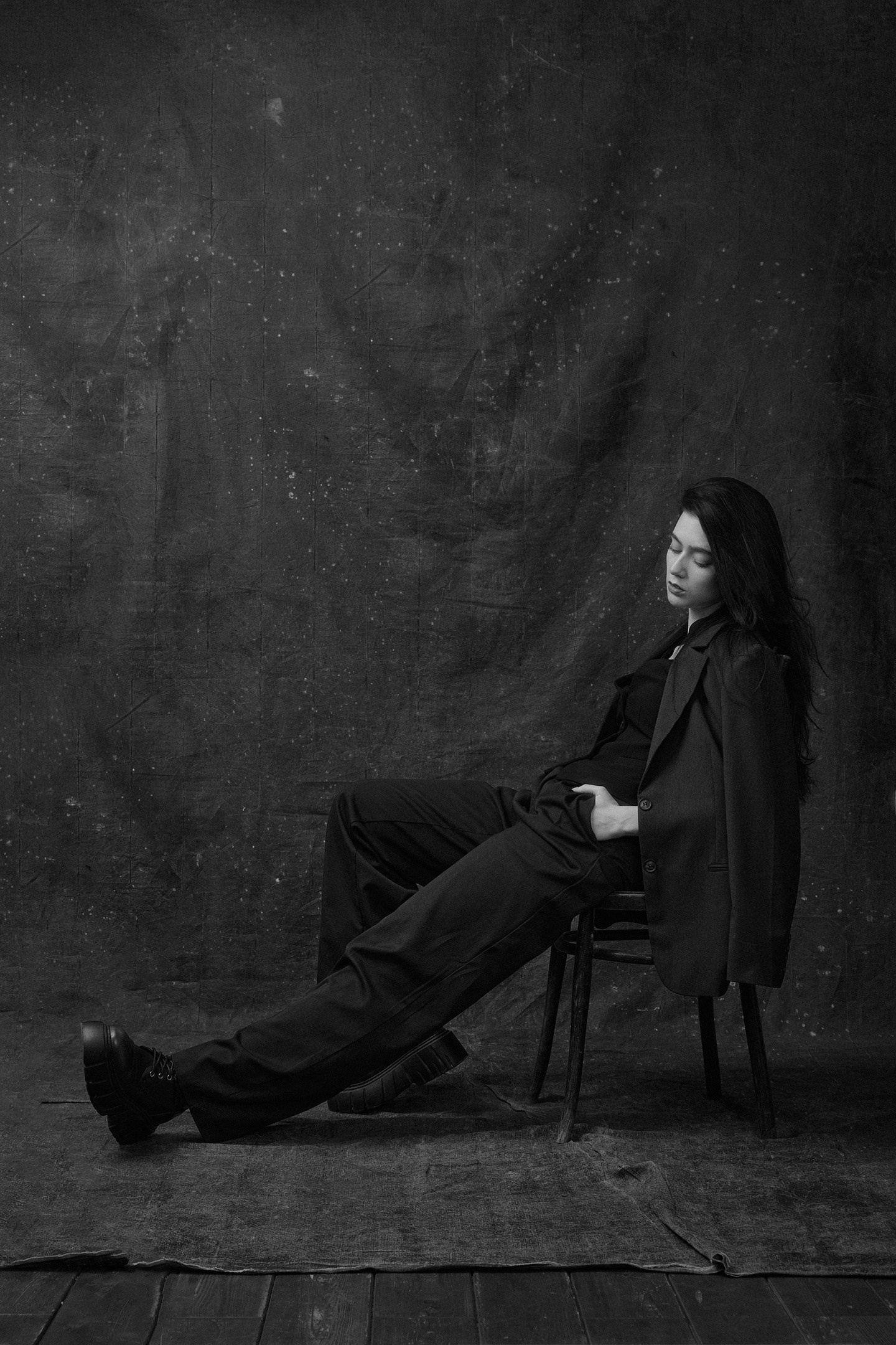 НОВЫЕ СЪЕМКИ В СТУДИИ — ОНА (ПЛАН)