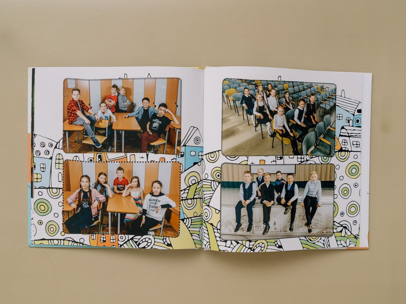 Выпускные альбомы 4 классов. Фотограф Николай Селуков