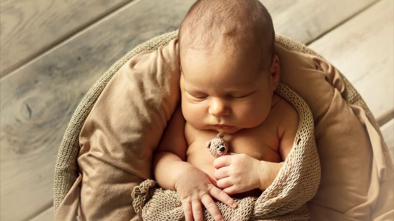 Фотосессия новорождённых в Магнитогорске. Съемка в студии. Фотограф новорожденных в Магнитогорске Ксюша Борисова