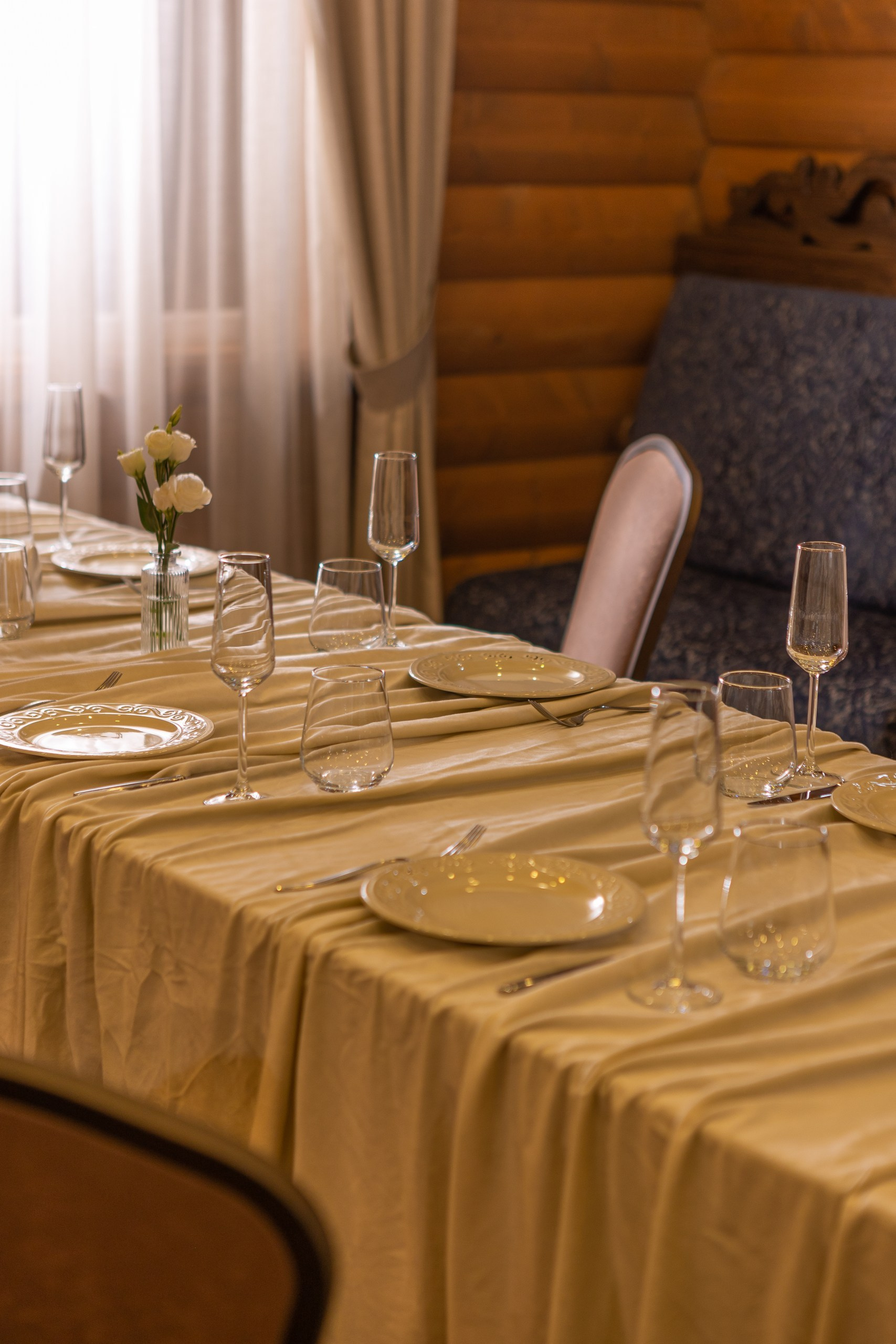 Банкетный зал «Гжель», ресторана «Дача ". Фотограф в Оренбурге. Профессиональный фотограф