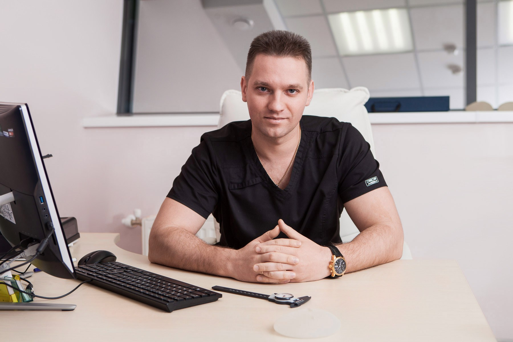 — Клиники, индустрия карсоты. Брук Артём