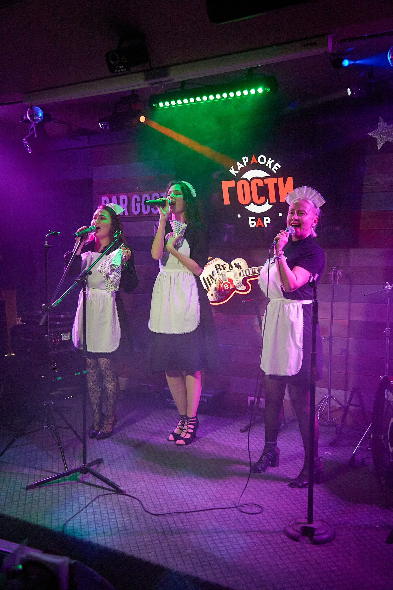 Концерт в баре «Гости». Фотограф Омск | Александр Вандеров