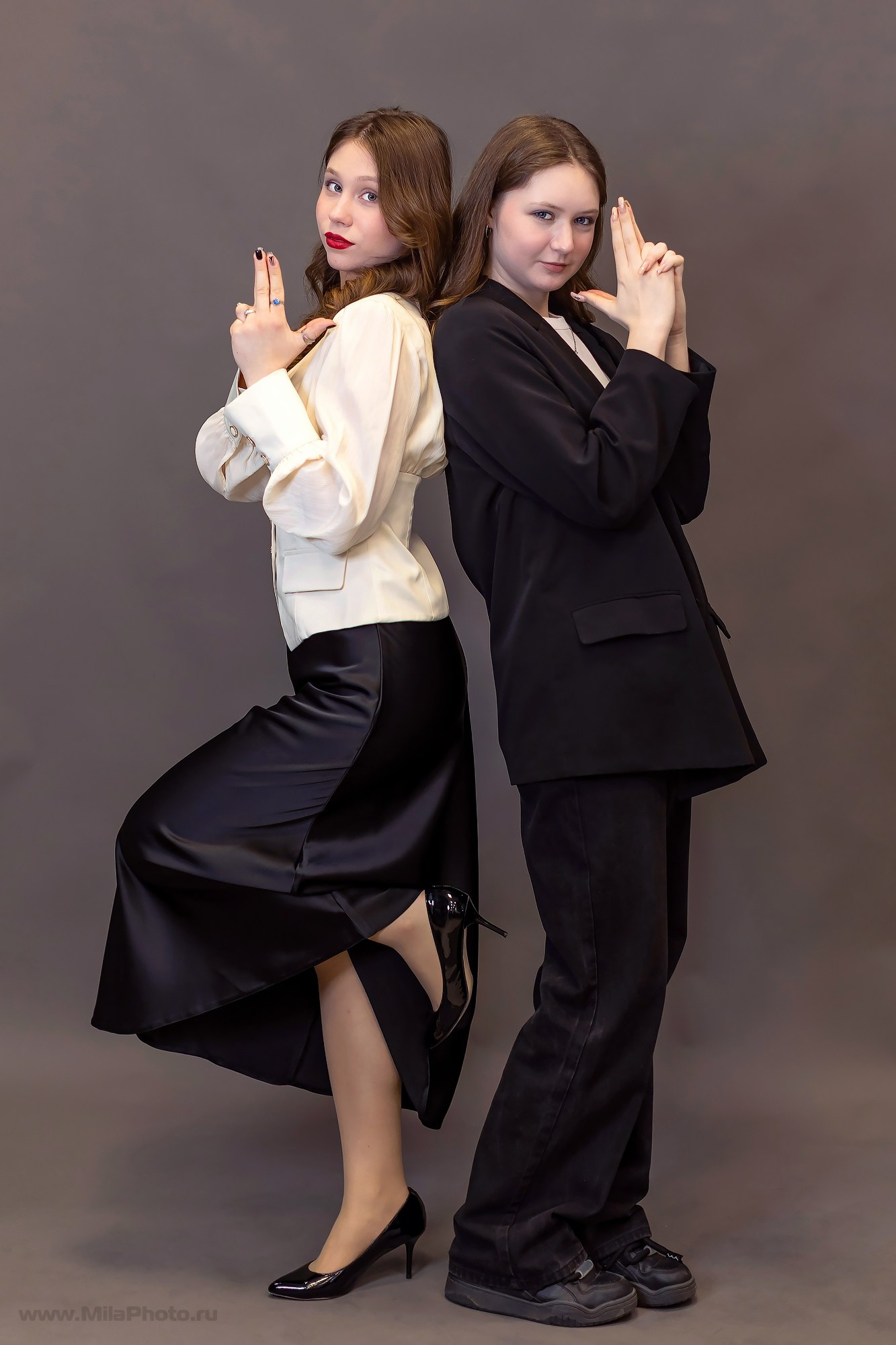 Галерея съемок в студиях. Фотограф и видеограф Москва. Свадебный фотограф, видеограф. Выпускные альбомы. Оживающие альбомы