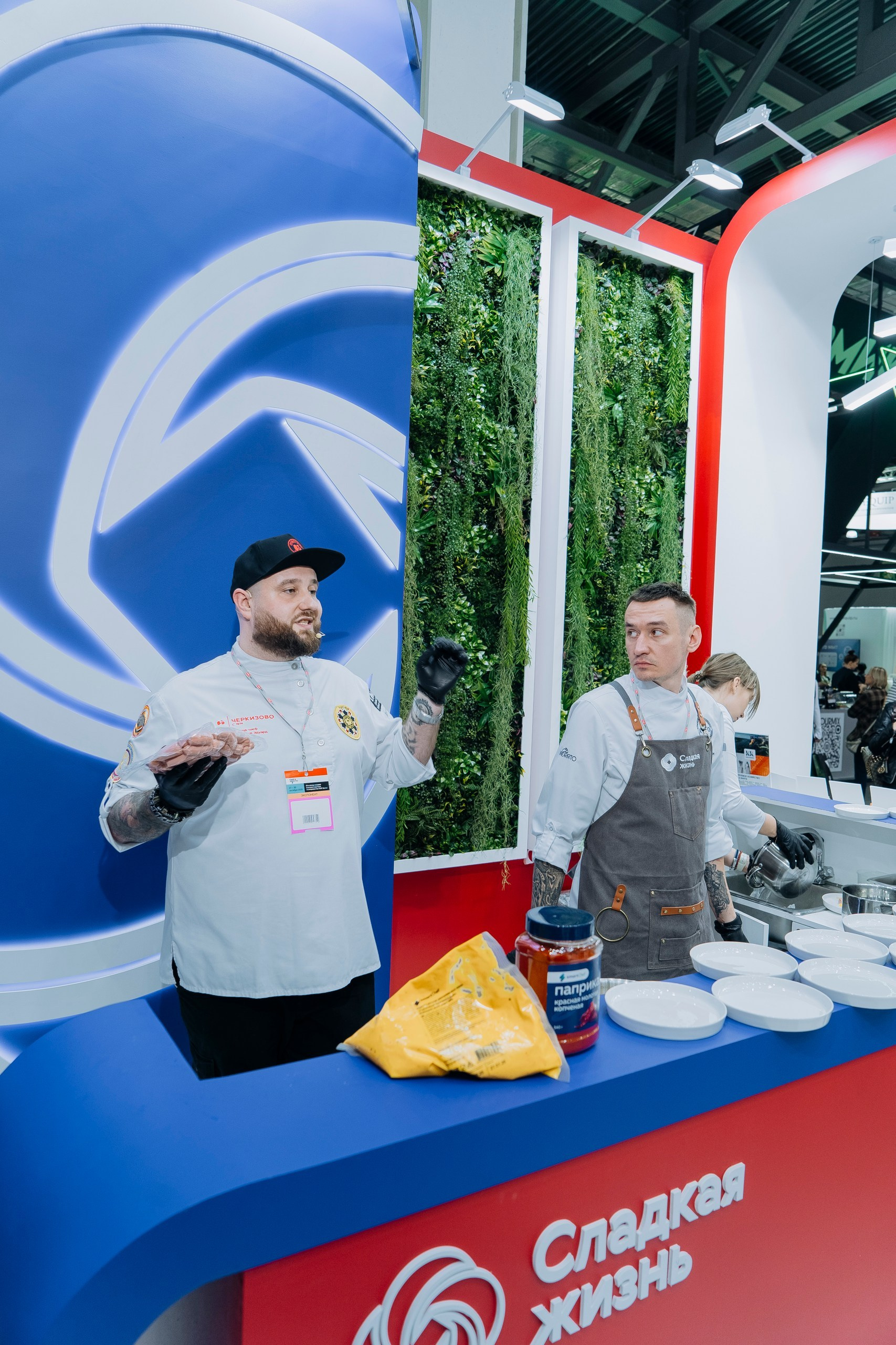 «Сладкая жизнь» на Продэкспо 2025: взгляд фотографа. Профессиональный репортажный фотограф в Москве Владимир Глаголев