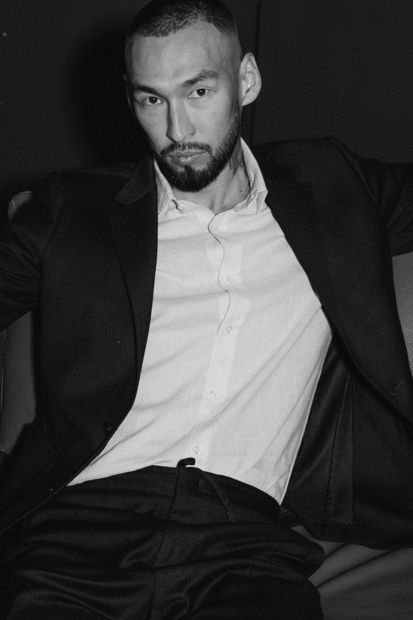 мужской фотограф Алматы Бизнес фотограф алматы Корпоративный фотограф алматы Бизнес портрет алматы