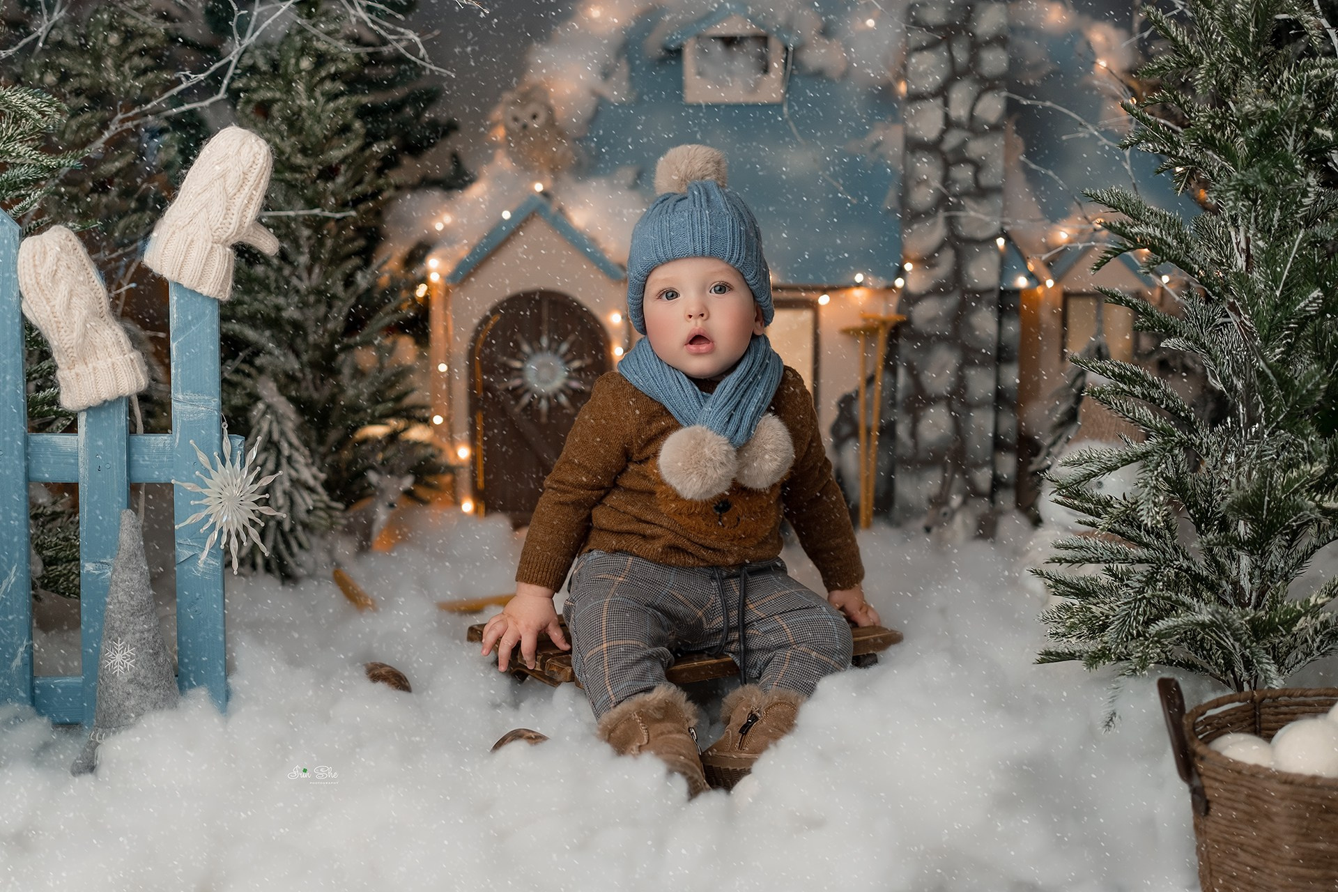 Фотосессия с домиком зимой. Детский фотограф в Южно-Сахалинске Irin She Simanovich