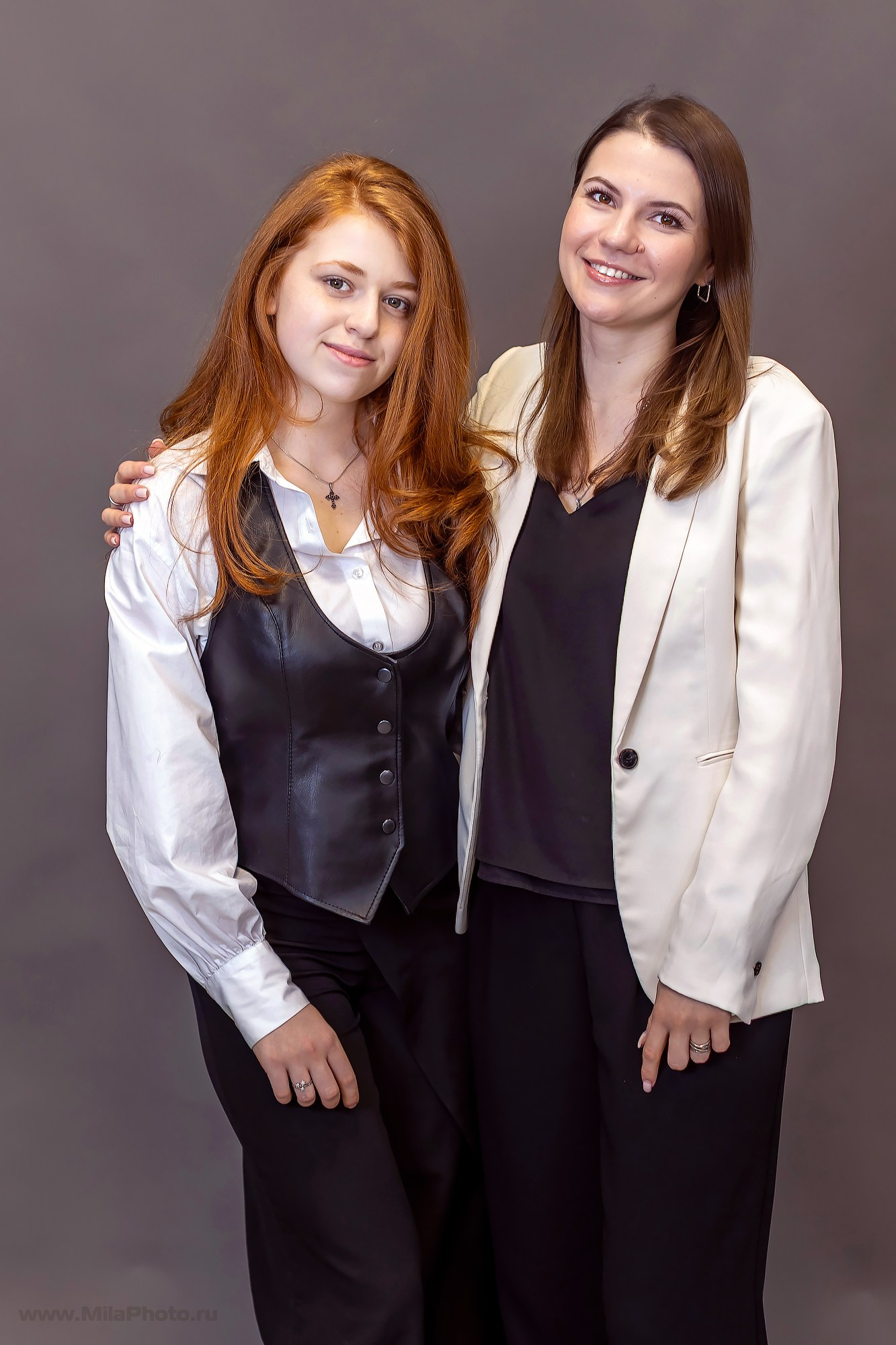 Галерея съемок в студиях. Фотограф и видеограф Москва. Свадебный фотограф, видеограф. Выпускные альбомы. Оживающие альбомы