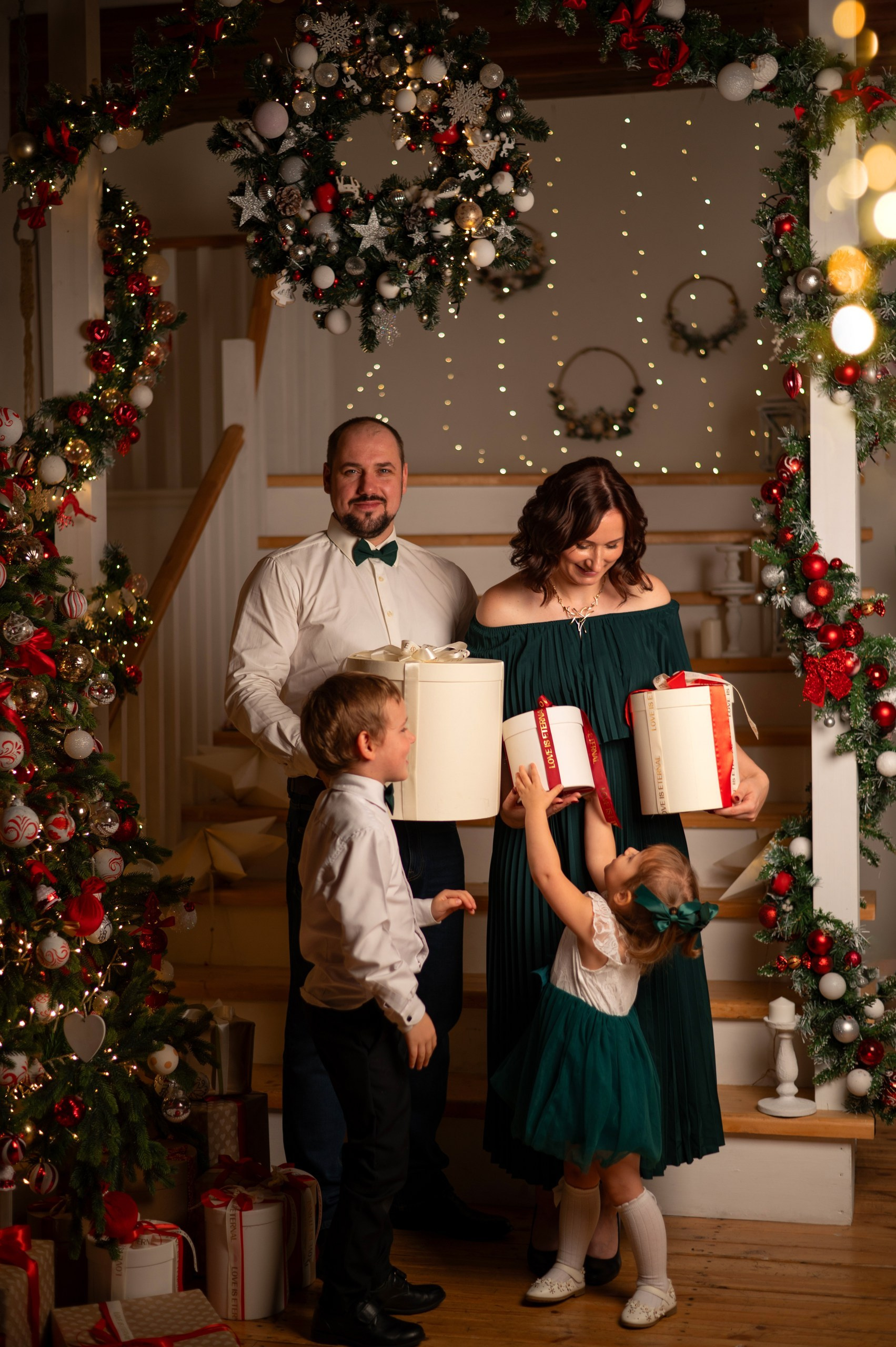 Новогодние студии, Новогодние залы для фотосессии в Санкт-Петербурге. Новогодние семейные фотосессии в СПб. Женский фотограф Санкт-Петербург Александра Колий