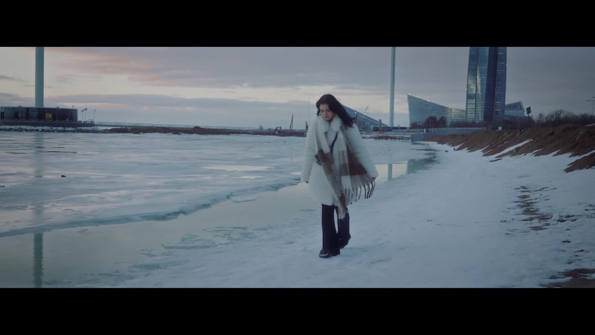 Художественная и креативная съёмка. Профессиональный видеограф в Москве — Ярослав Сергеев. Видеосъёмка под ключ: монтаж, цветокоррекция, саунд-дизайн, креативные видео