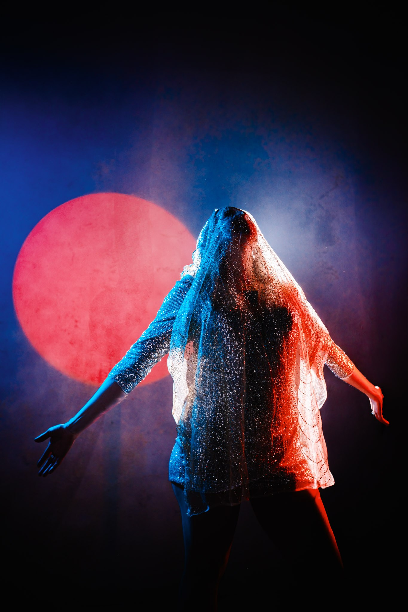 Works. Фотограф с цветным светом и оператор в Москве | Лиля Кичигина