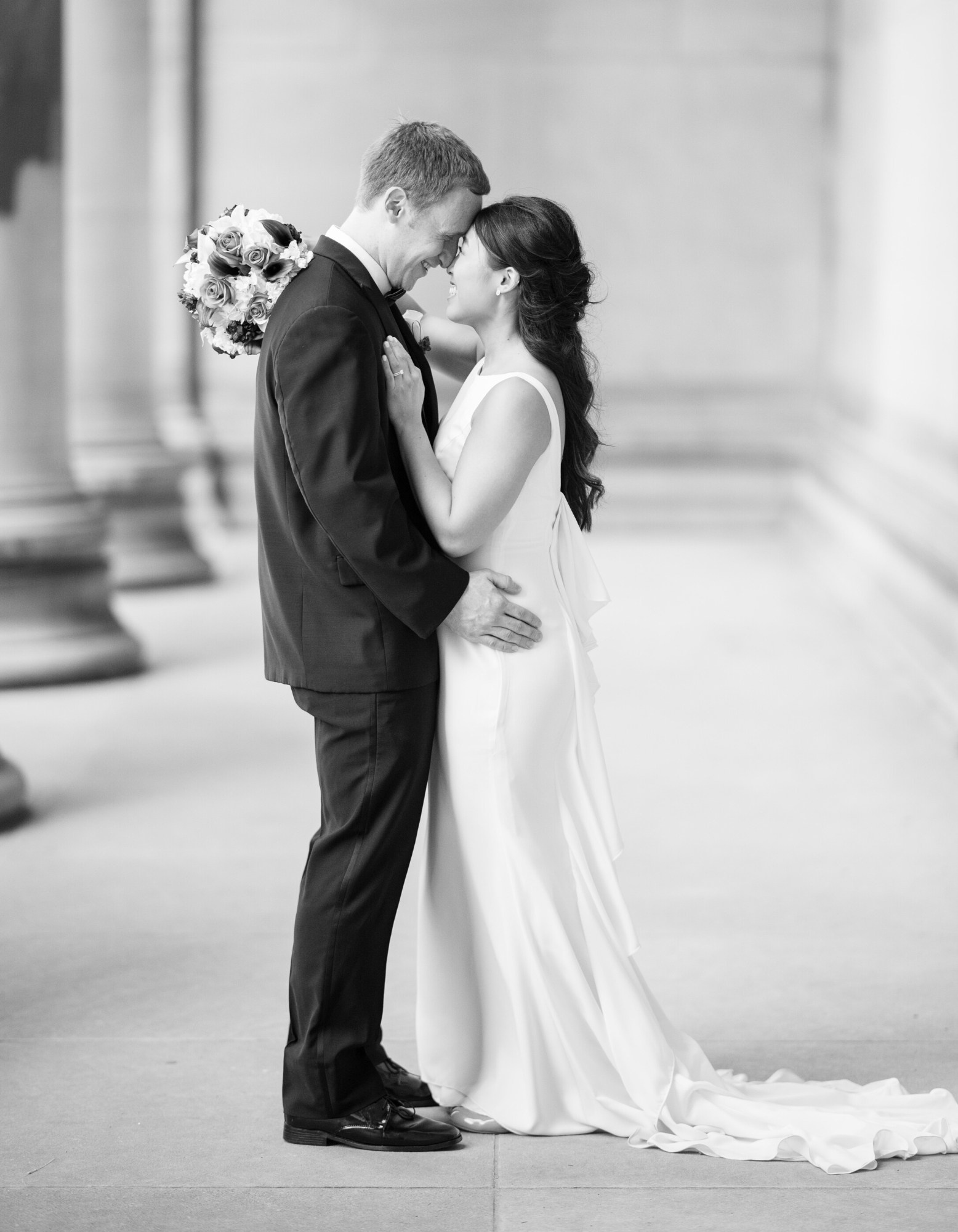 Коллаж эмоциональных моментов гостей