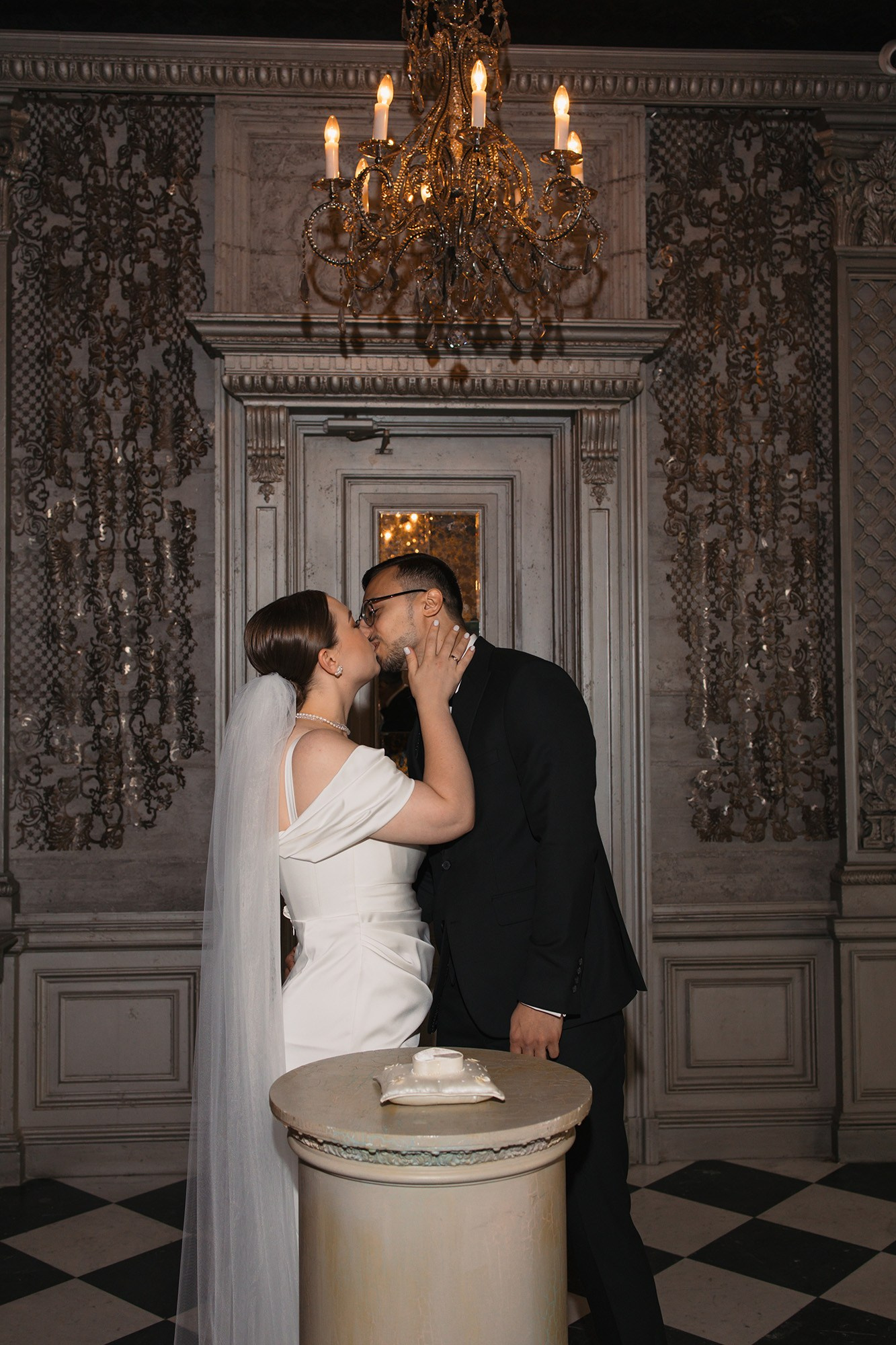 Где можно зарегистрировать брак вместо загса. Свадебный фотограф в Москве Аля Загирова