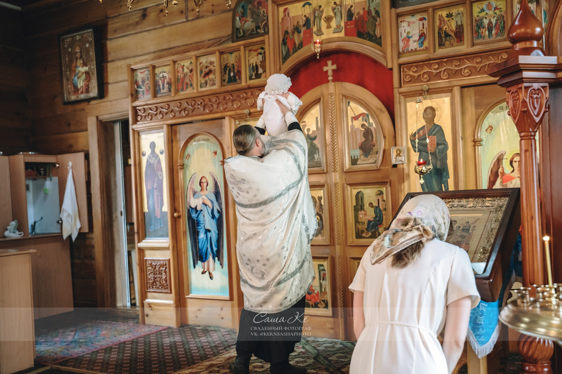Крещение в Соборе божьей матери Новосибирск. Свадебный, семейный и event фотограф в Новосибирске и Новосибирской области Саша Кё